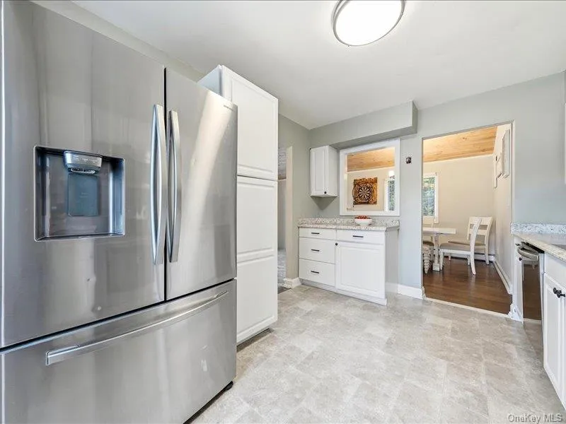 75 Lexington Road, Brookhaven, NY, 5 Bedrooms Bedrooms, 9 Rooms Rooms,3 BathroomsBathrooms,Residential,For Rent,Lexington,0,1057042 75 Lexington Road, Brookhaven, NY, 5 Bedrooms Bedrooms, 9 Rooms Rooms,3 BathroomsBathrooms,Residential,For Rent,Lexington,0,1057042
