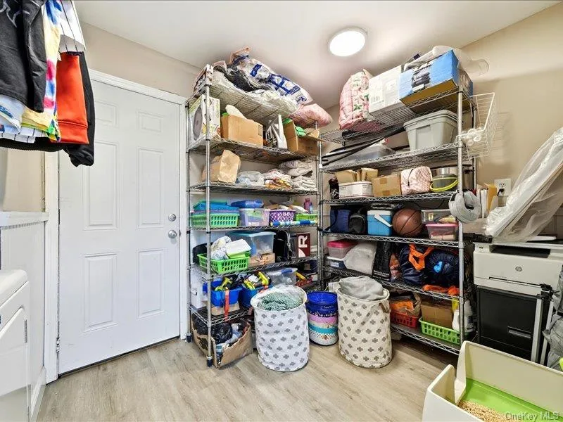 75 Lexington Road, Brookhaven, NY, 5 Bedrooms Bedrooms, 9 Rooms Rooms,3 BathroomsBathrooms,Residential,For Rent,Lexington,0,1057042 75 Lexington Road, Brookhaven, NY, 5 Bedrooms Bedrooms, 9 Rooms Rooms,3 BathroomsBathrooms,Residential,For Rent,Lexington,0,1057042