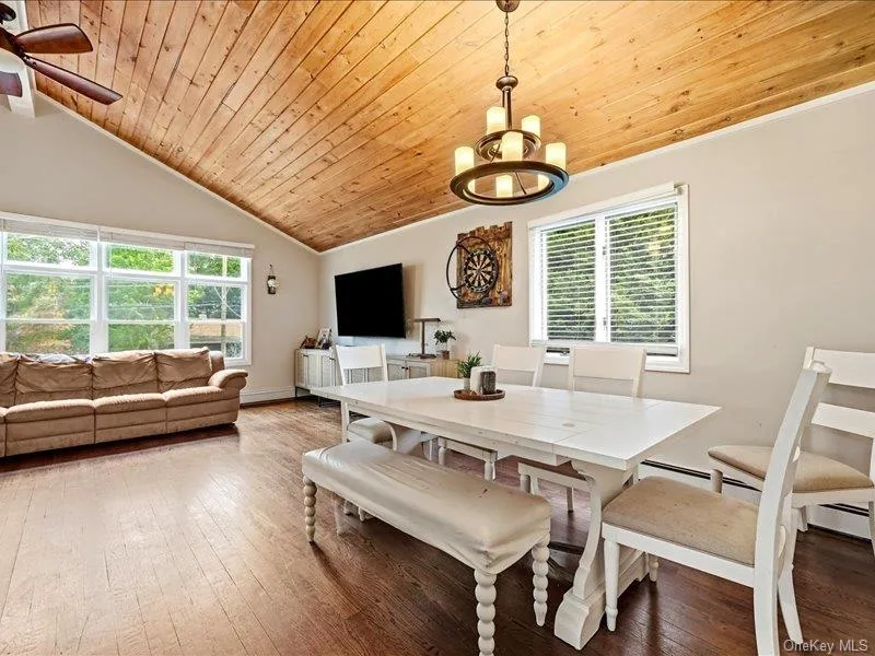 75 Lexington Road, Brookhaven, NY, 5 Bedrooms Bedrooms, 9 Rooms Rooms,3 BathroomsBathrooms,Residential,For Rent,Lexington,0,1057042 75 Lexington Road, Brookhaven, NY, 5 Bedrooms Bedrooms, 9 Rooms Rooms,3 BathroomsBathrooms,Residential,For Rent,Lexington,0,1057042