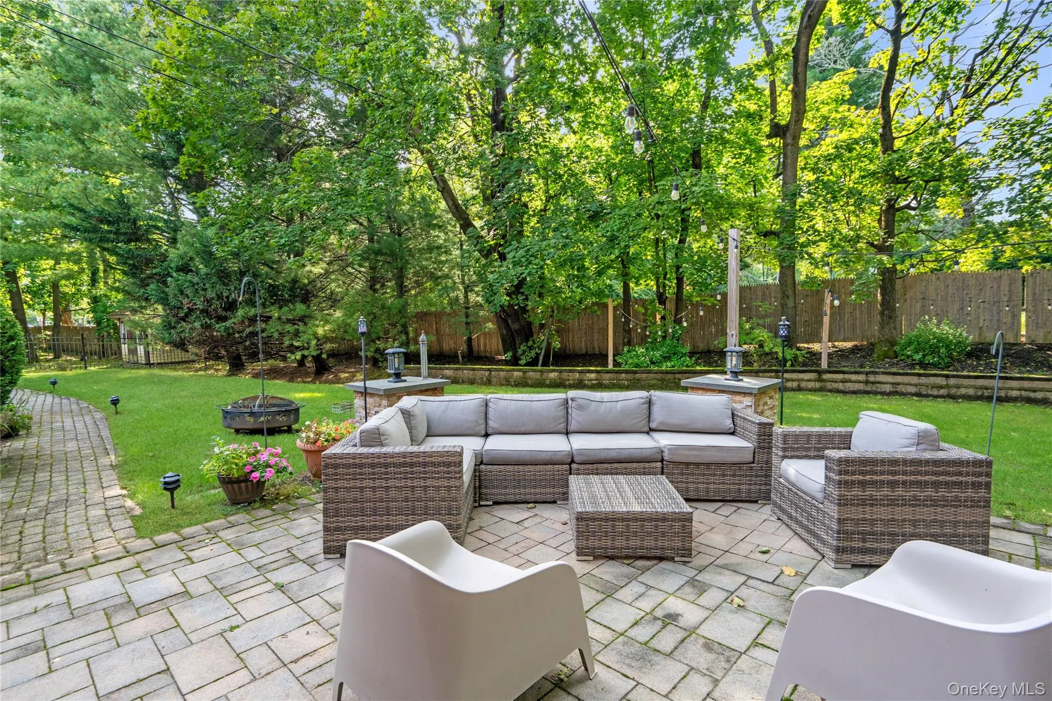 Large enough for Multiple Seating Areas Large enough for Multiple Seating Areas