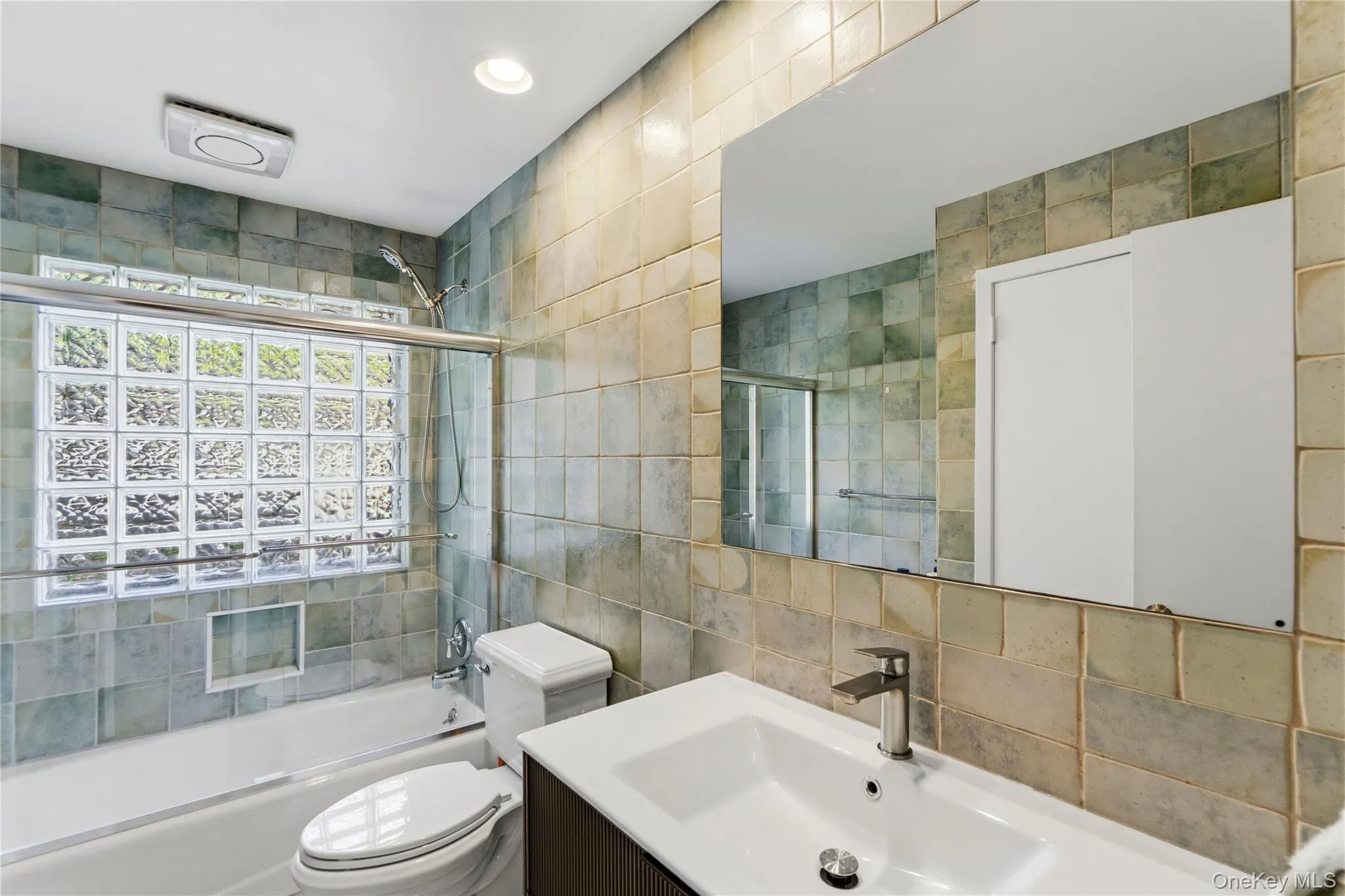 First Floor Full Bathroom First Floor Full Bathroom