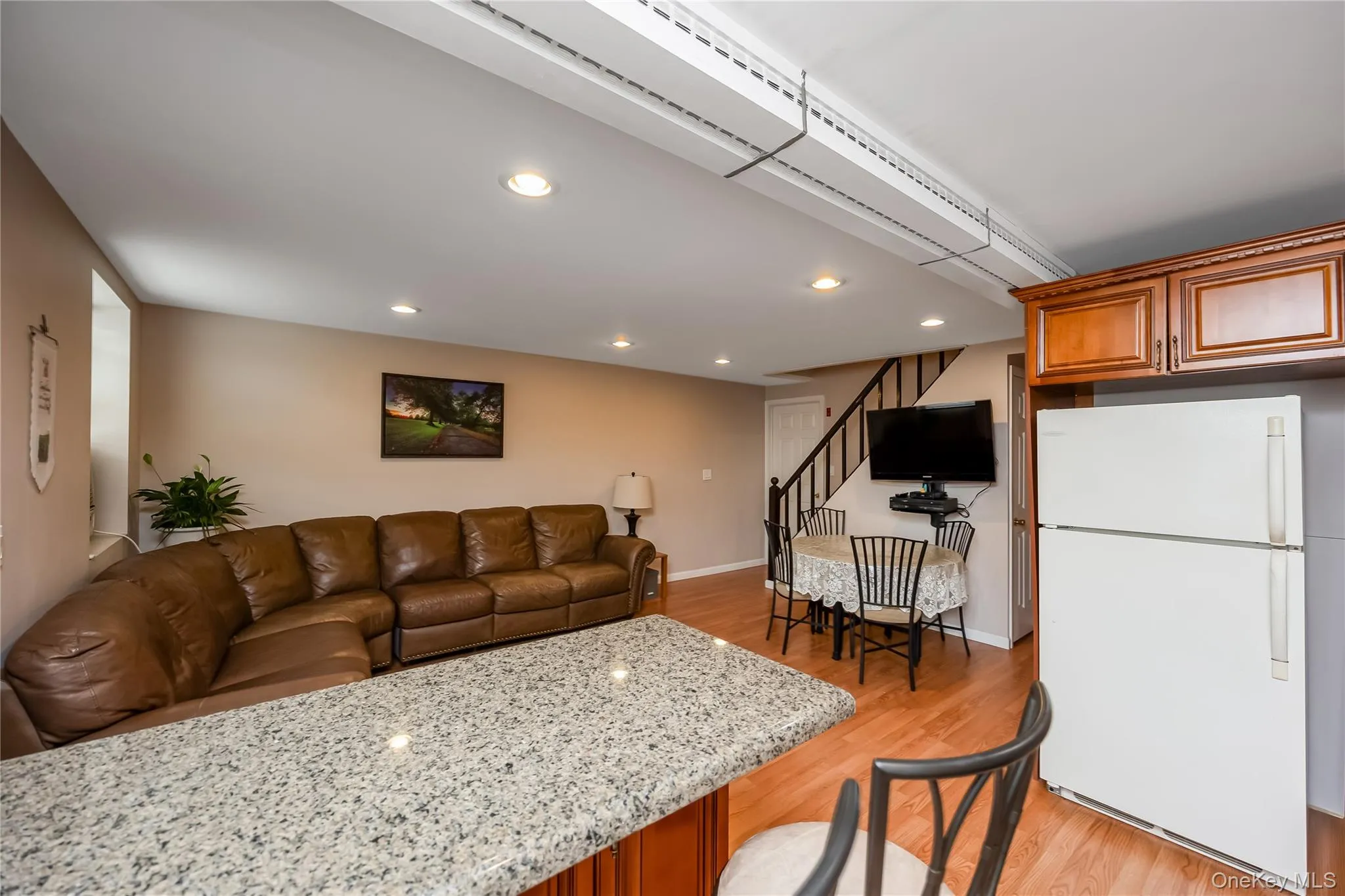 76-12 58th Road, New York, NY, 2 Bedrooms Bedrooms, 5 Rooms Rooms,2 BathroomsBathrooms,Residential,For Rent,58th,0,1057048 76-12 58th Road, New York, NY, 2 Bedrooms Bedrooms, 5 Rooms Rooms,2 BathroomsBathrooms,Residential,For Rent,58th,0,1057048