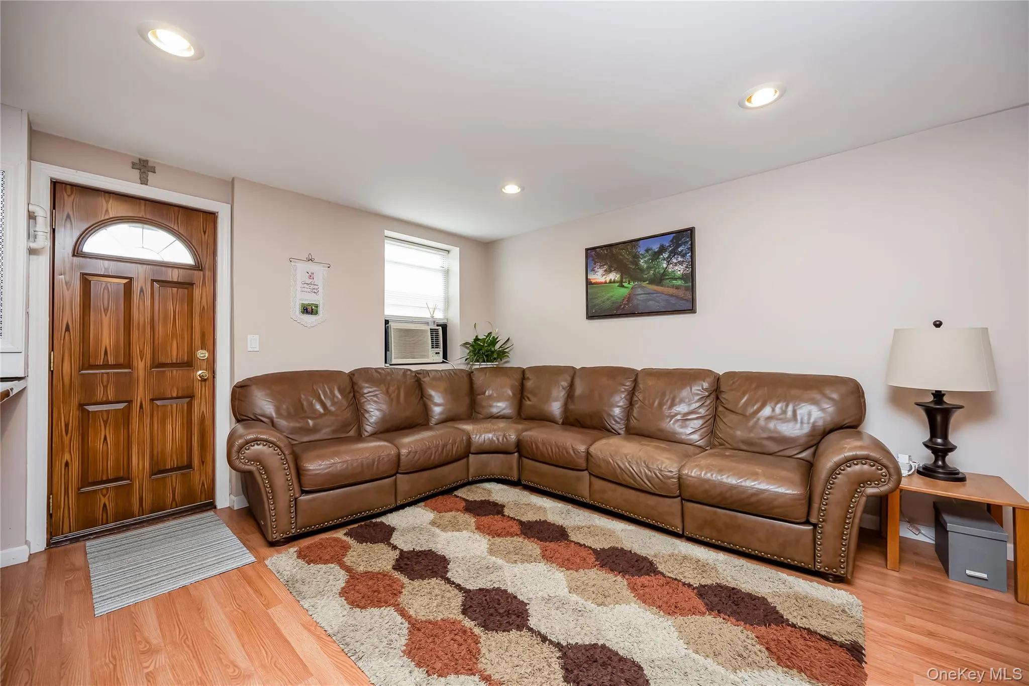 76-12 58th Road, New York, NY, 2 Bedrooms Bedrooms, 5 Rooms Rooms,2 BathroomsBathrooms,Residential,For Rent,58th,0,1057048 76-12 58th Road, New York, NY, 2 Bedrooms Bedrooms, 5 Rooms Rooms,2 BathroomsBathrooms,Residential,For Rent,58th,0,1057048