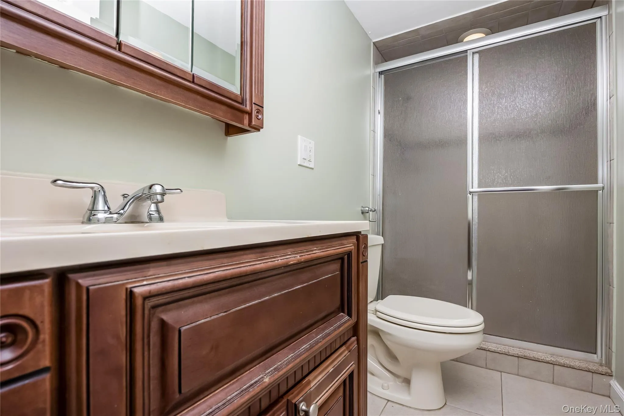 76-12 58th Road, New York, NY, 2 Bedrooms Bedrooms, 5 Rooms Rooms,2 BathroomsBathrooms,Residential,For Rent,58th,0,1057048 76-12 58th Road, New York, NY, 2 Bedrooms Bedrooms, 5 Rooms Rooms,2 BathroomsBathrooms,Residential,For Rent,58th,0,1057048