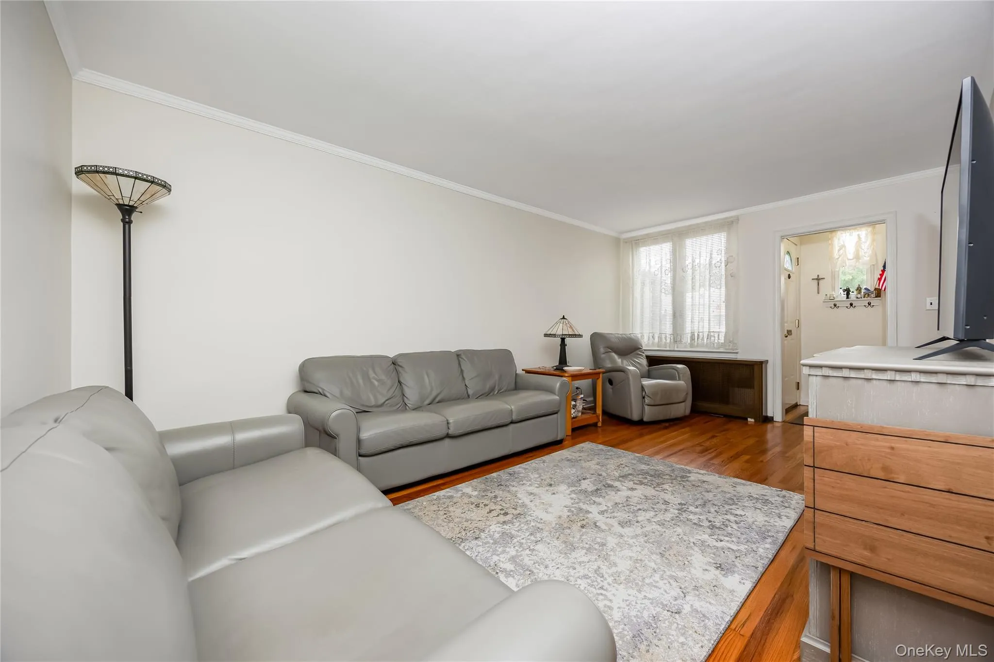 76-12 58th Road, New York, NY, 2 Bedrooms Bedrooms, 5 Rooms Rooms,2 BathroomsBathrooms,Residential,For Rent,58th,0,1057048 76-12 58th Road, New York, NY, 2 Bedrooms Bedrooms, 5 Rooms Rooms,2 BathroomsBathrooms,Residential,For Rent,58th,0,1057048