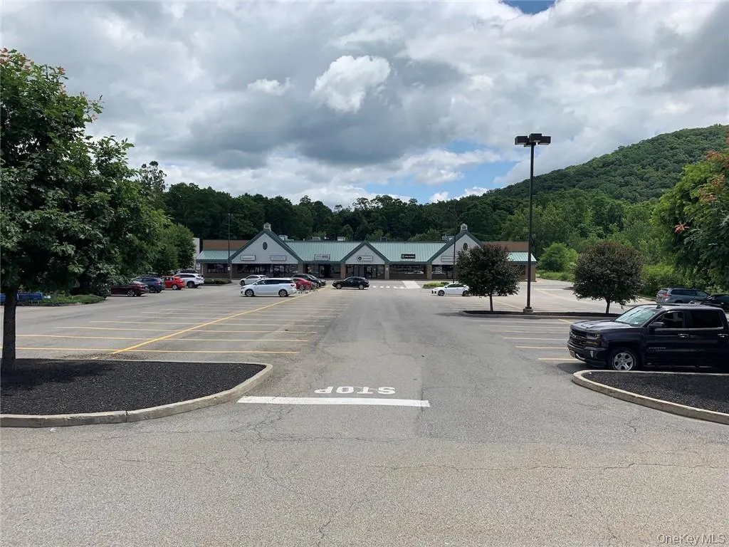 Make this the home of your new or expanded business! Make this the home of your new or expanded business!