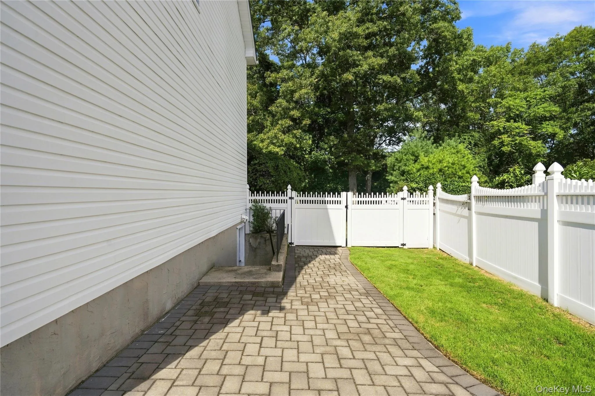 5 Aspatuck Court, Smithtown, NY, 4 Bedrooms Bedrooms, 9 Rooms Rooms,2 BathroomsBathrooms,Residential,For Rent,Aspatuck,0,1057059 5 Aspatuck Court, Smithtown, NY, 4 Bedrooms Bedrooms, 9 Rooms Rooms,2 BathroomsBathrooms,Residential,For Rent,Aspatuck,0,1057059