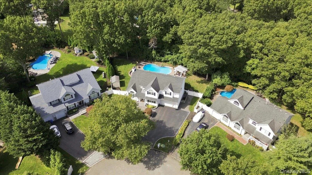 5 Aspatuck Court, Smithtown, NY, 4 Bedrooms Bedrooms, 9 Rooms Rooms,2 BathroomsBathrooms,Residential,For Rent,Aspatuck,0,1057059 5 Aspatuck Court, Smithtown, NY, 4 Bedrooms Bedrooms, 9 Rooms Rooms,2 BathroomsBathrooms,Residential,For Rent,Aspatuck,0,1057059
