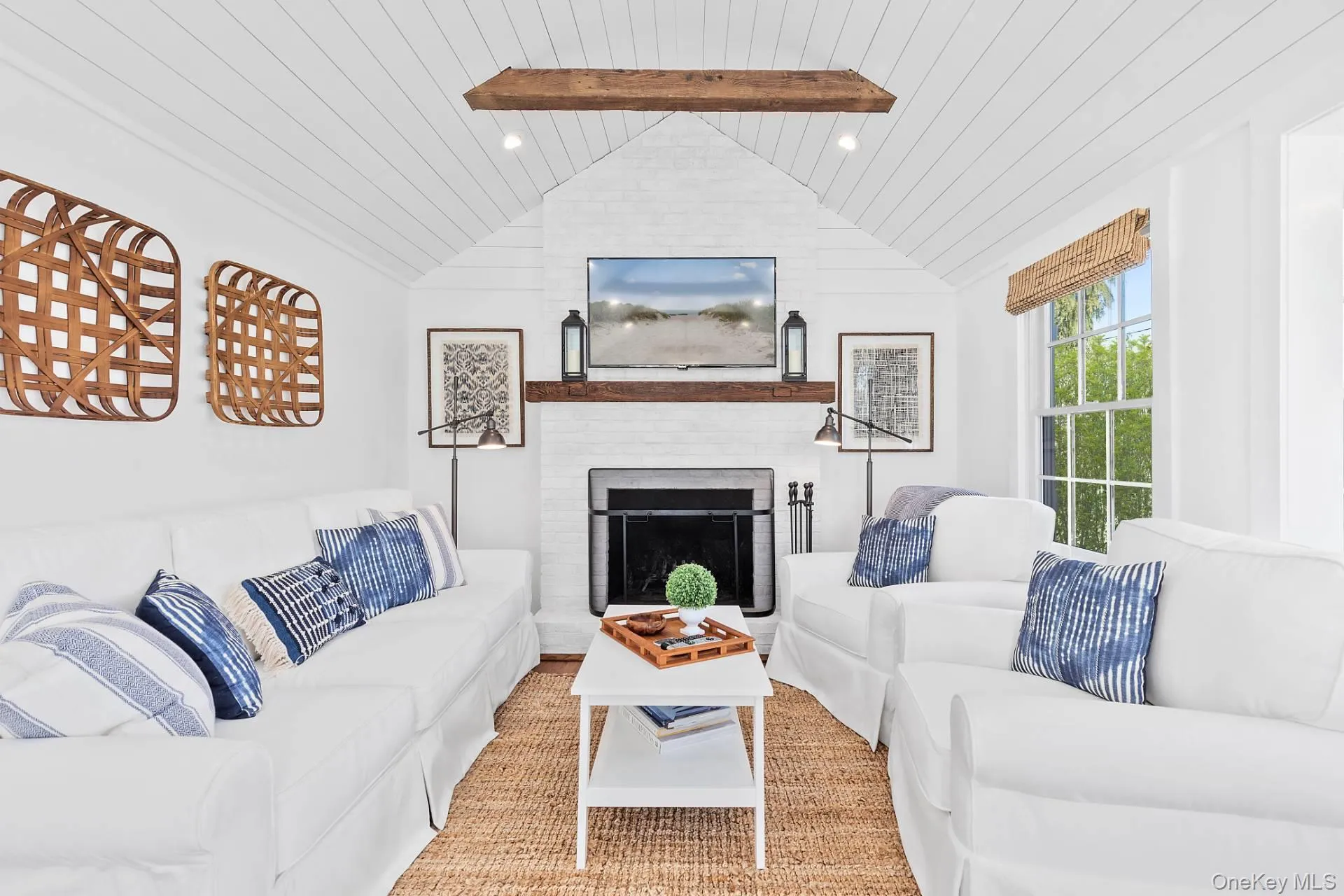 14 Carter Lane, Southampton, NY, 2 Bedrooms Bedrooms, 7 Rooms Rooms,1 BathroomBathrooms,Residential Lease,For Rent,Carter,0,1057071 14 Carter Lane, Southampton, NY, 2 Bedrooms Bedrooms, 7 Rooms Rooms,1 BathroomBathrooms,Residential Lease,For Rent,Carter,0,1057071
