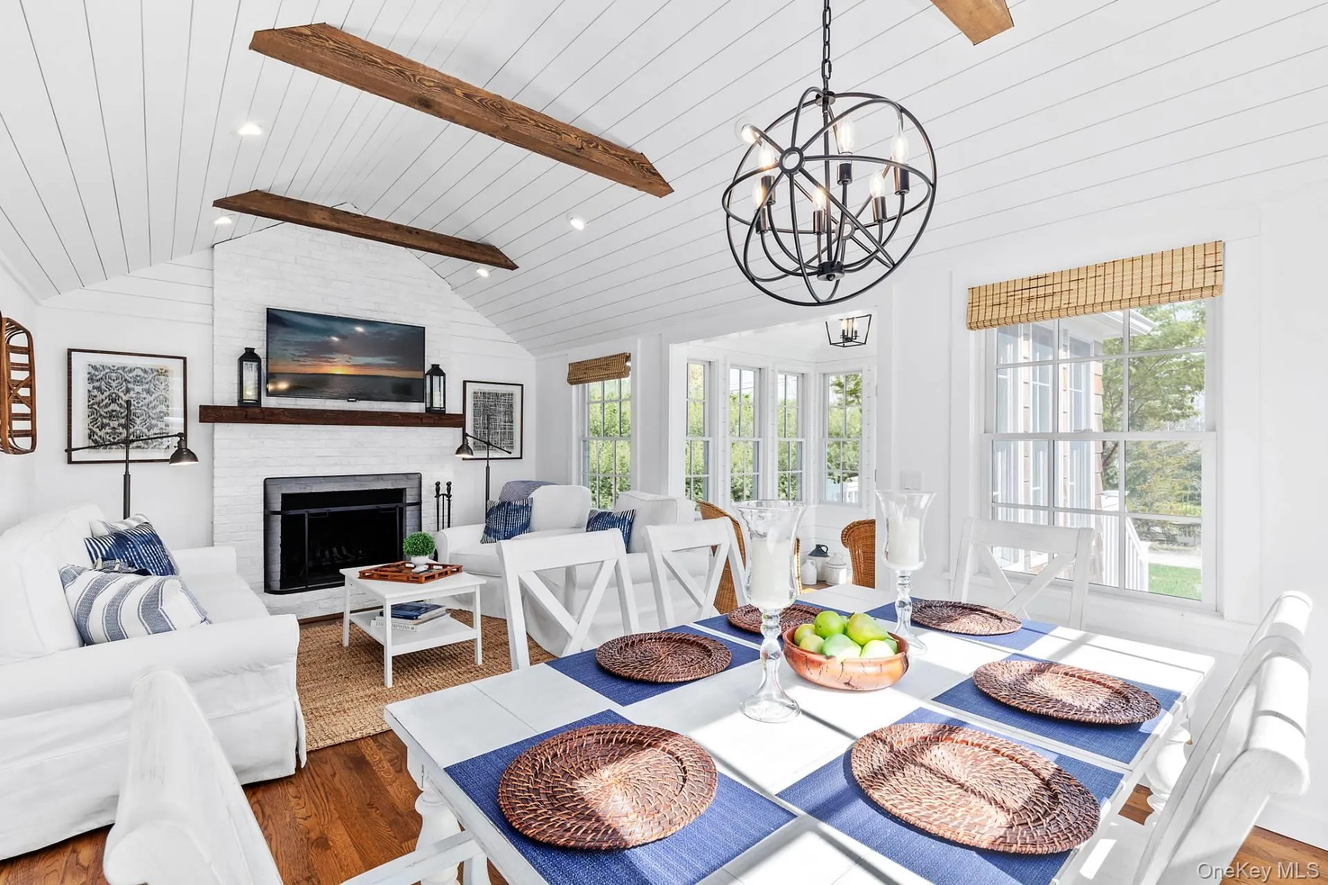 14 Carter Lane, Southampton, NY, 2 Bedrooms Bedrooms, 7 Rooms Rooms,1 BathroomBathrooms,Residential Lease,For Rent,Carter,0,1057071 14 Carter Lane, Southampton, NY, 2 Bedrooms Bedrooms, 7 Rooms Rooms,1 BathroomBathrooms,Residential Lease,For Rent,Carter,0,1057071
