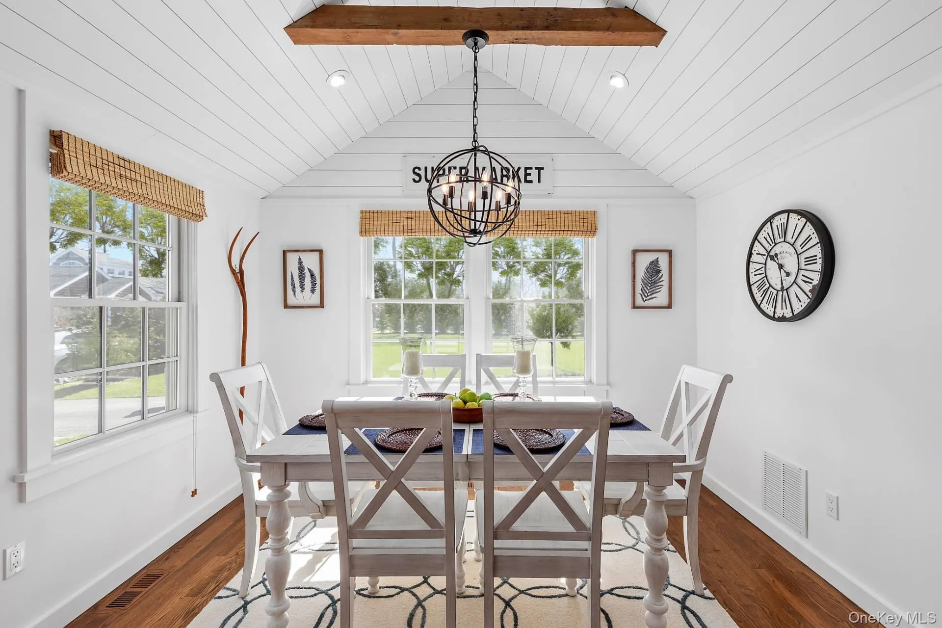 14 Carter Lane, Southampton, NY, 2 Bedrooms Bedrooms, 7 Rooms Rooms,1 BathroomBathrooms,Residential Lease,For Rent,Carter,0,1057071 14 Carter Lane, Southampton, NY, 2 Bedrooms Bedrooms, 7 Rooms Rooms,1 BathroomBathrooms,Residential Lease,For Rent,Carter,0,1057071