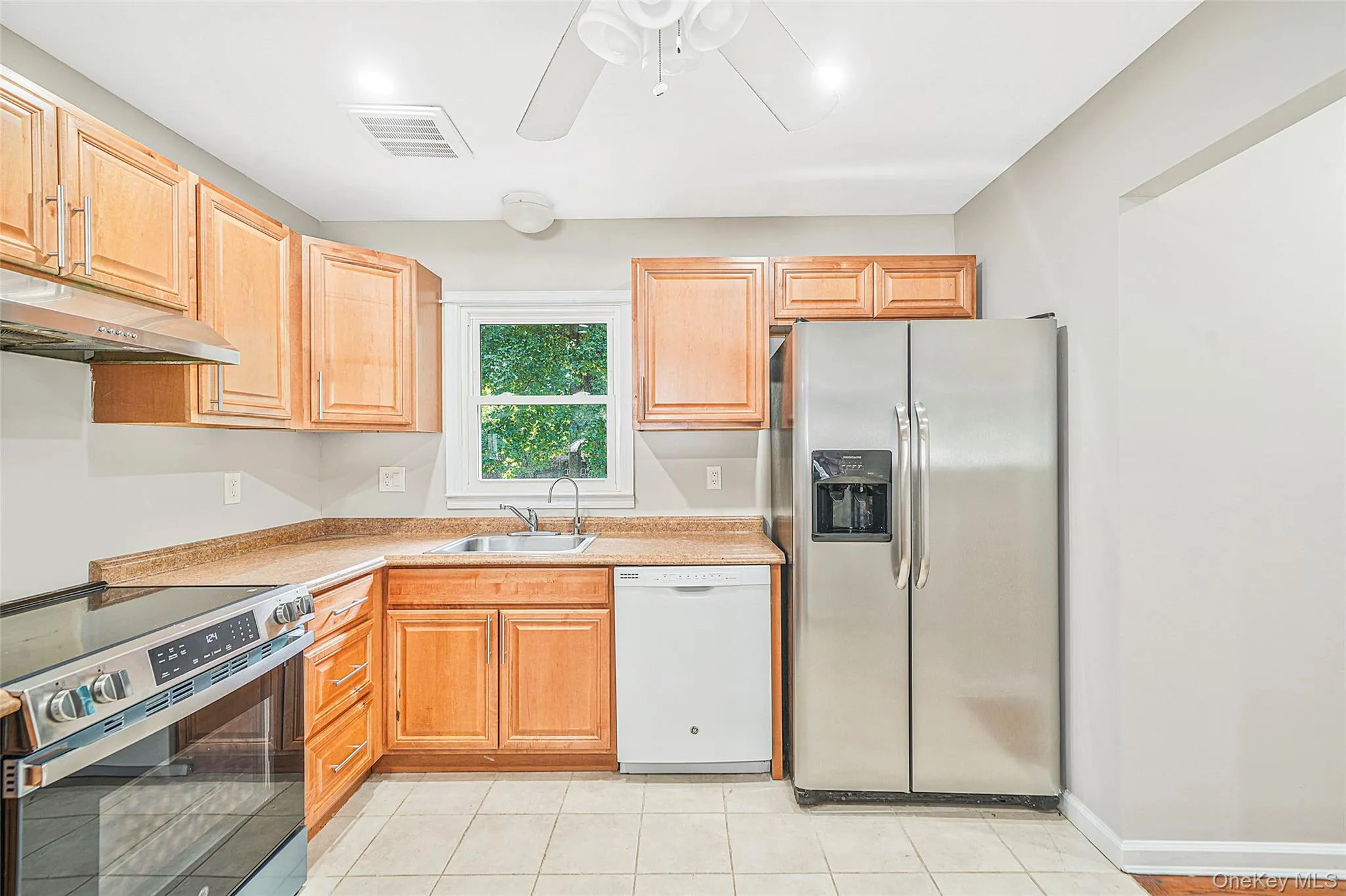 132 Smith Avenue, Brookhaven, NY, 4 Bedrooms Bedrooms, 10 Rooms Rooms,3 BathroomsBathrooms,Residential,For Rent,Smith,0,1057082 132 Smith Avenue, Brookhaven, NY, 4 Bedrooms Bedrooms, 10 Rooms Rooms,3 BathroomsBathrooms,Residential,For Rent,Smith,0,1057082