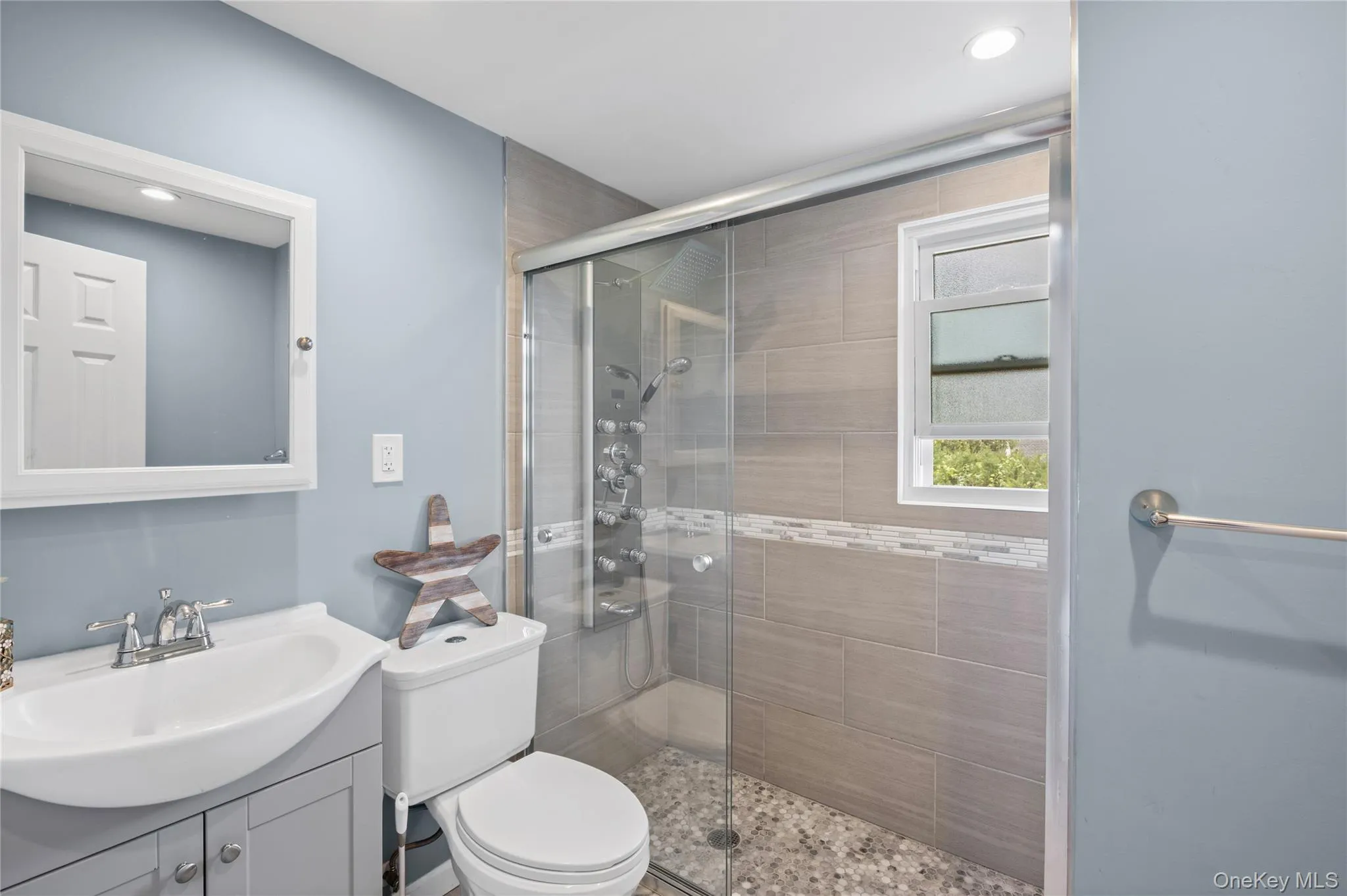 328 1st Avenue, Babylon, NY, 4 Bedrooms Bedrooms, 7 Rooms Rooms,2 BathroomsBathrooms,Residential,For Rent,1st,0,1057086 328 1st Avenue, Babylon, NY, 4 Bedrooms Bedrooms, 7 Rooms Rooms,2 BathroomsBathrooms,Residential,For Rent,1st,0,1057086