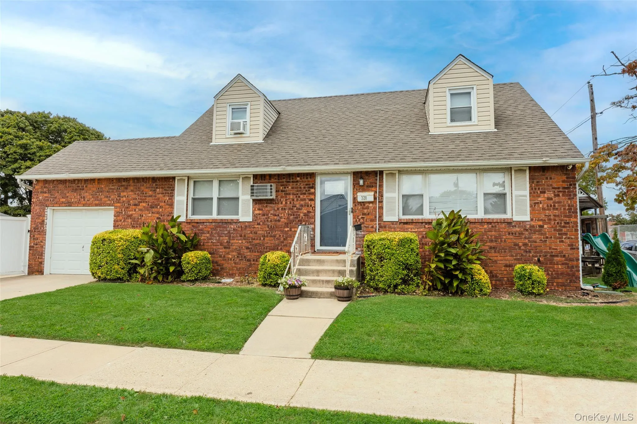 328 1st Avenue, Babylon, NY, 4 Bedrooms Bedrooms, 7 Rooms Rooms,2 BathroomsBathrooms,Residential,For Rent,1st,0,1057086 328 1st Avenue, Babylon, NY, 4 Bedrooms Bedrooms, 7 Rooms Rooms,2 BathroomsBathrooms,Residential,For Rent,1st,0,1057086