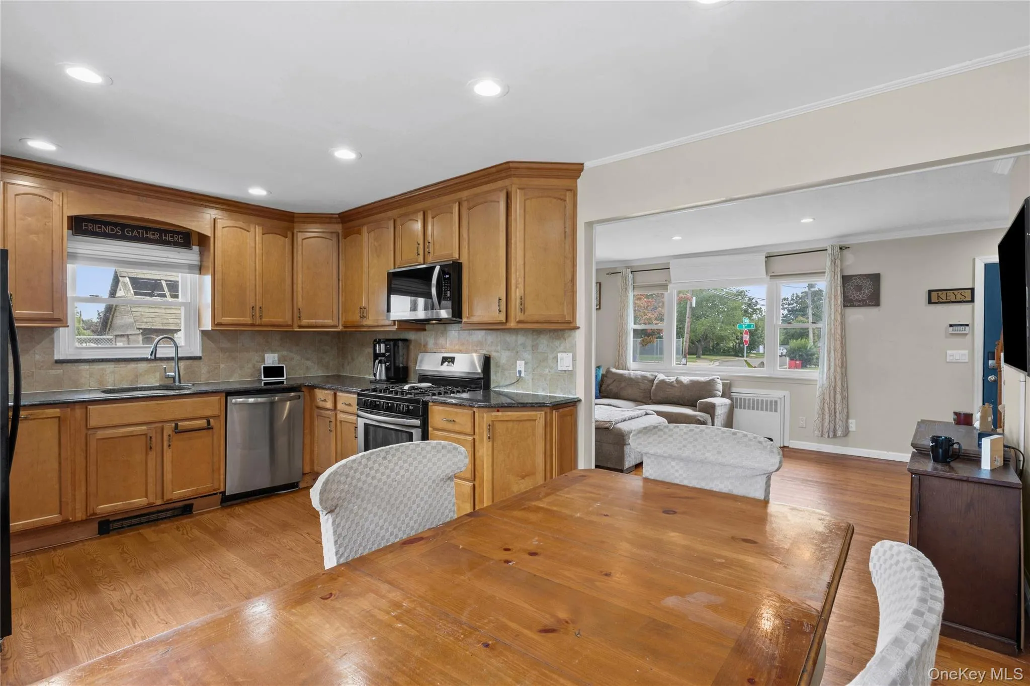 328 1st Avenue, Babylon, NY, 4 Bedrooms Bedrooms, 7 Rooms Rooms,2 BathroomsBathrooms,Residential,For Rent,1st,0,1057086 328 1st Avenue, Babylon, NY, 4 Bedrooms Bedrooms, 7 Rooms Rooms,2 BathroomsBathrooms,Residential,For Rent,1st,0,1057086