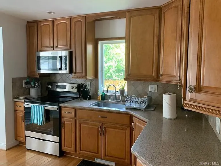 51 Wakeman Road, Southampton, NY, 2 Bedrooms Bedrooms, 5 Rooms Rooms,1 BathroomBathrooms,Residential,For Rent,Wakeman,0,1057089 51 Wakeman Road, Southampton, NY, 2 Bedrooms Bedrooms, 5 Rooms Rooms,1 BathroomBathrooms,Residential,For Rent,Wakeman,0,1057089