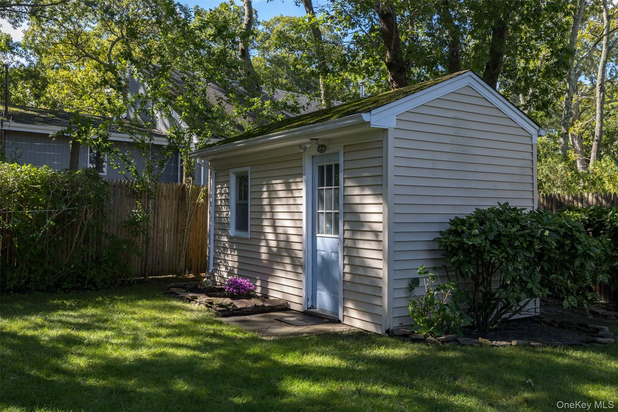 51 Wakeman Road, Southampton, NY, 2 Bedrooms Bedrooms, 5 Rooms Rooms,1 BathroomBathrooms,Residential,For Rent,Wakeman,0,1057089 51 Wakeman Road, Southampton, NY, 2 Bedrooms Bedrooms, 5 Rooms Rooms,1 BathroomBathrooms,Residential,For Rent,Wakeman,0,1057089