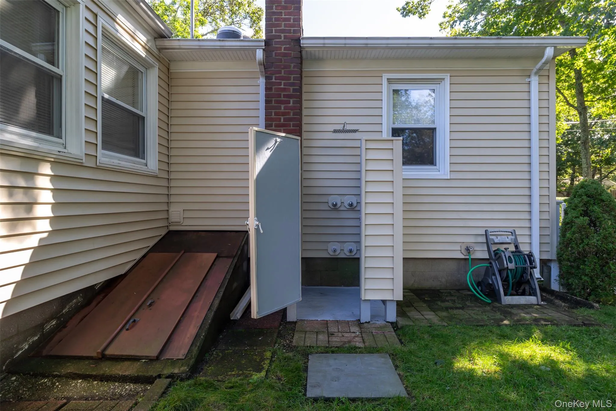 51 Wakeman Road, Southampton, NY, 2 Bedrooms Bedrooms, 5 Rooms Rooms,1 BathroomBathrooms,Residential,For Rent,Wakeman,0,1057089 51 Wakeman Road, Southampton, NY, 2 Bedrooms Bedrooms, 5 Rooms Rooms,1 BathroomBathrooms,Residential,For Rent,Wakeman,0,1057089