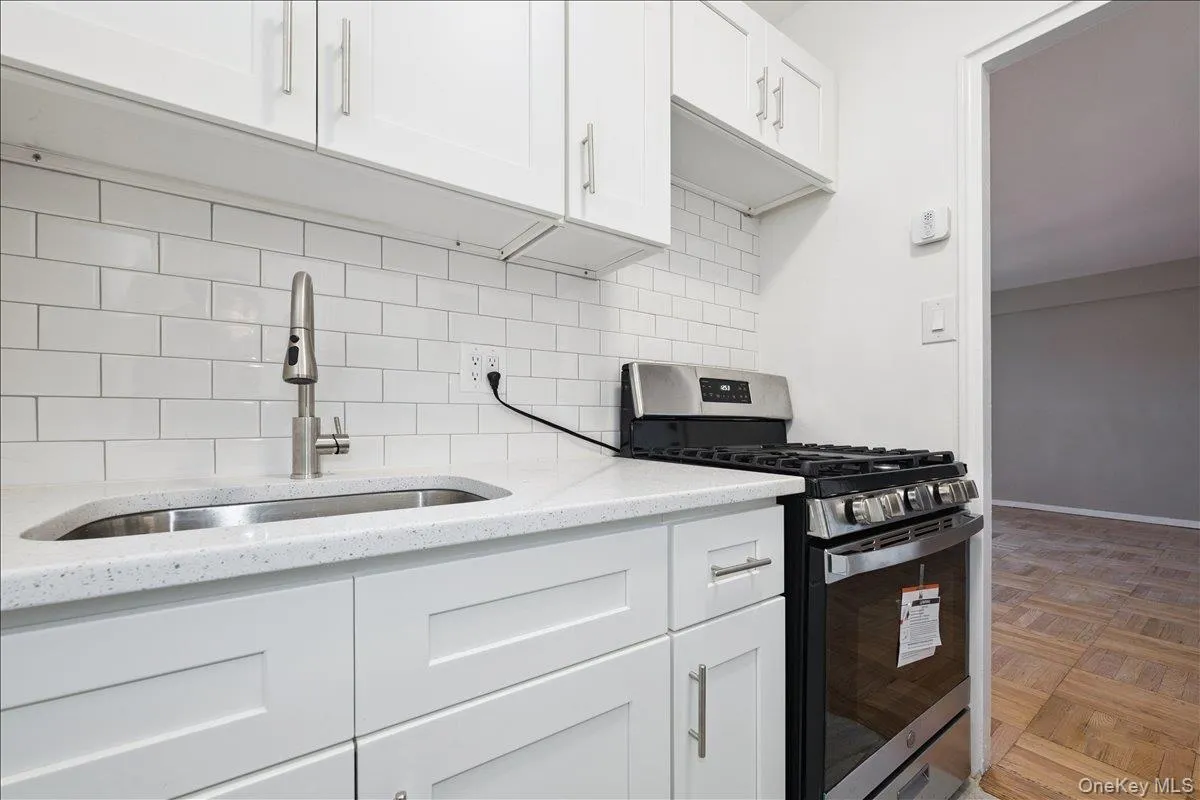 110-45 Queens Boulevard, New York, NY, 1 Bedroom Bedrooms, 3 Rooms Rooms,1 BathroomBathrooms,Residential,For Rent,Queens,0,1057092 110-45 Queens Boulevard, New York, NY, 1 Bedroom Bedrooms, 3 Rooms Rooms,1 BathroomBathrooms,Residential,For Rent,Queens,0,1057092