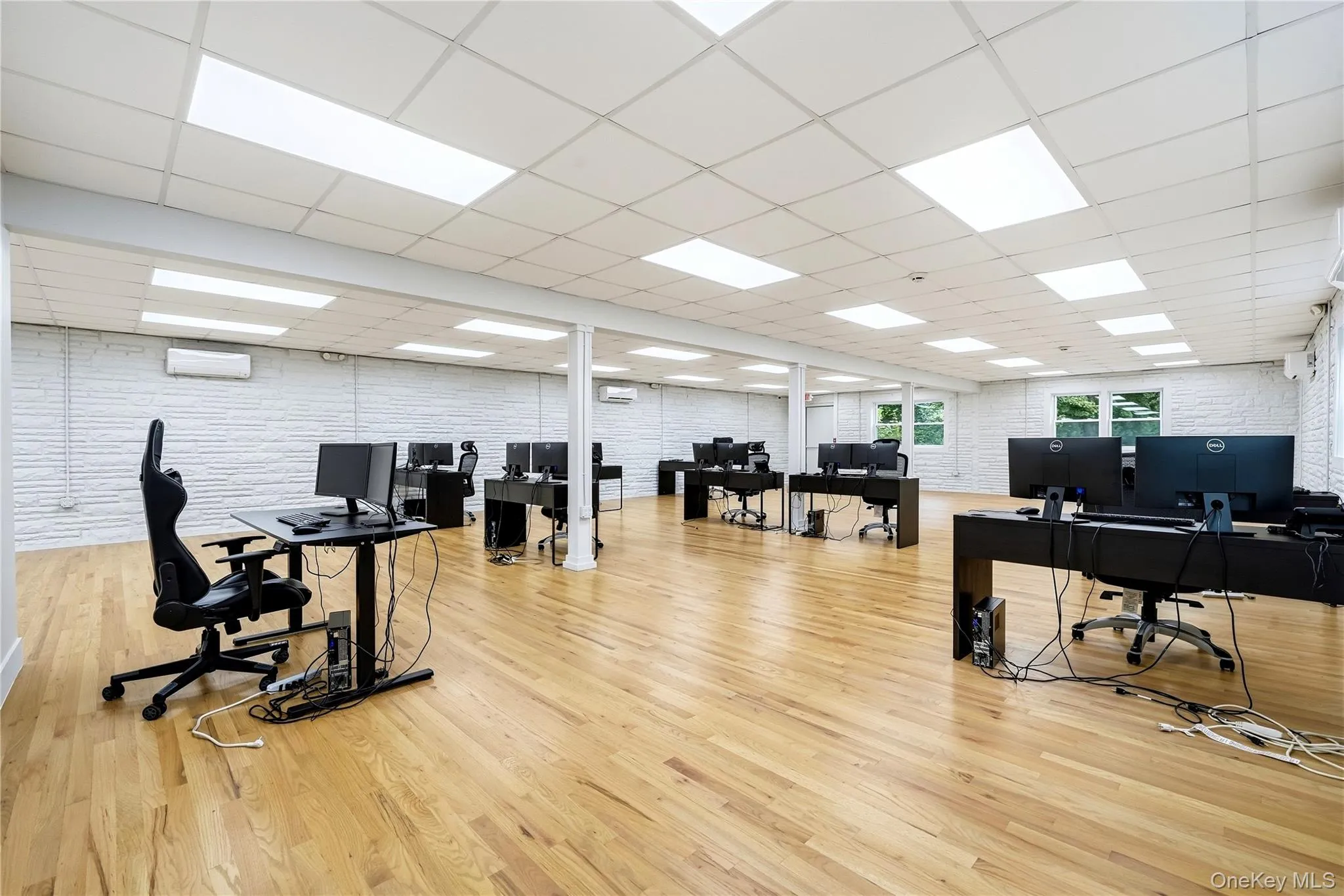 655 Middle Country Road, Smithtown, NY, ,Commercial Lease,For Rent,Middle Country,0,1057094 655 Middle Country Road, Smithtown, NY, ,Commercial Lease,For Rent,Middle Country,0,1057094