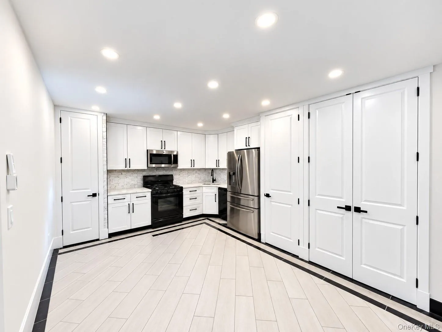 7252 Metropolitan Avenue, New York, NY, 2 Bedrooms Bedrooms, 4 Rooms Rooms,2 BathroomsBathrooms,Residential,For Rent,Metropolitan,0,1057096 7252 Metropolitan Avenue, New York, NY, 2 Bedrooms Bedrooms, 4 Rooms Rooms,2 BathroomsBathrooms,Residential,For Rent,Metropolitan,0,1057096