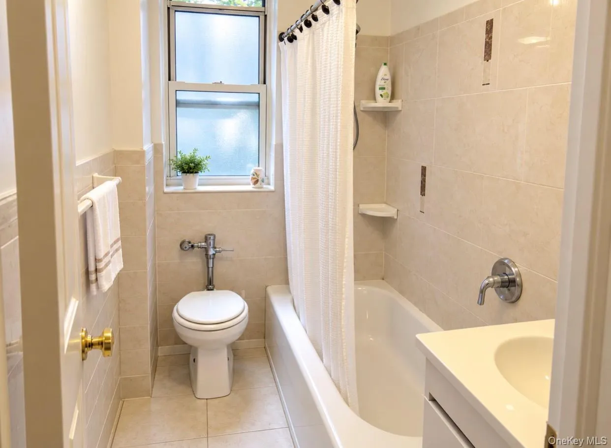 141-17 79th Avenue, New York, NY, 1 Bedroom Bedrooms, 3 Rooms Rooms,1 BathroomBathrooms,Residential,For Rent,79th,0,1057101 141-17 79th Avenue, New York, NY, 1 Bedroom Bedrooms, 3 Rooms Rooms,1 BathroomBathrooms,Residential,For Rent,79th,0,1057101