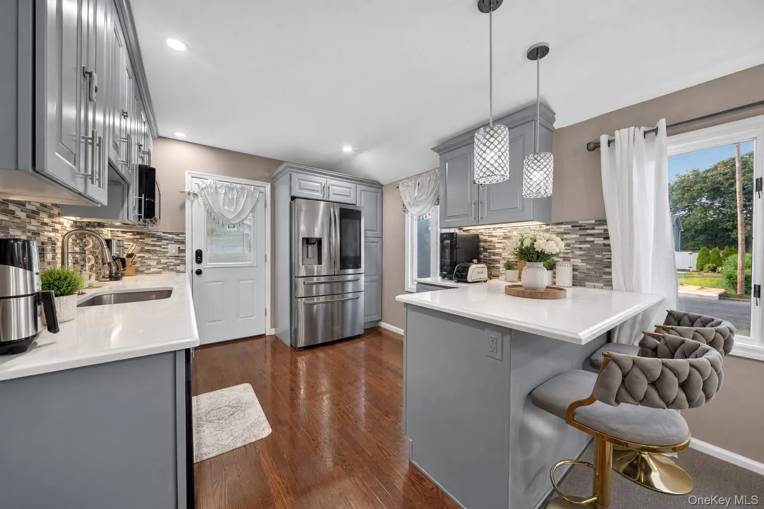42 Blue Jay Drive, Islip, NY, 3 Bedrooms Bedrooms, 7 Rooms Rooms,2 BathroomsBathrooms,Residential,For Rent,Blue Jay,0,1057106 42 Blue Jay Drive, Islip, NY, 3 Bedrooms Bedrooms, 7 Rooms Rooms,2 BathroomsBathrooms,Residential,For Rent,Blue Jay,0,1057106