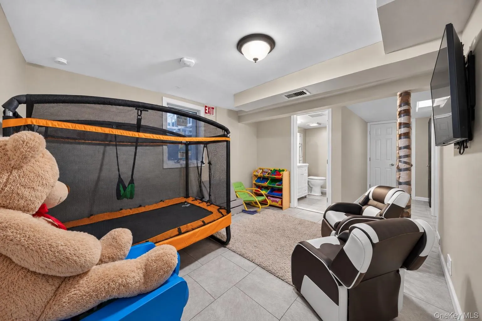 42 Blue Jay Drive, Islip, NY, 3 Bedrooms Bedrooms, 7 Rooms Rooms,2 BathroomsBathrooms,Residential,For Rent,Blue Jay,0,1057106 42 Blue Jay Drive, Islip, NY, 3 Bedrooms Bedrooms, 7 Rooms Rooms,2 BathroomsBathrooms,Residential,For Rent,Blue Jay,0,1057106