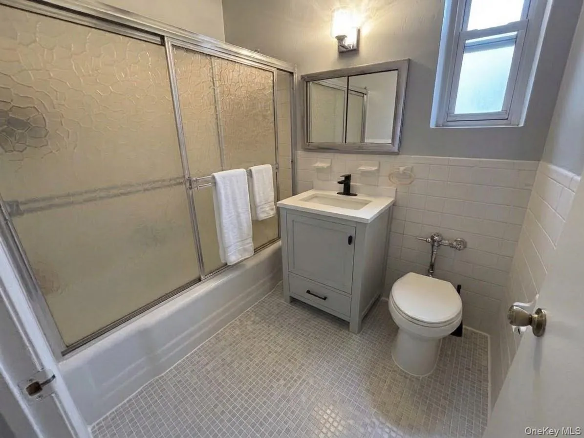 2390 Palisade Avenue, New York, NY, 2 Bedrooms Bedrooms, 7 Rooms Rooms,1 BathroomBathrooms,Residential,For Rent,Palisade,0,1057108 2390 Palisade Avenue, New York, NY, 2 Bedrooms Bedrooms, 7 Rooms Rooms,1 BathroomBathrooms,Residential,For Rent,Palisade,0,1057108