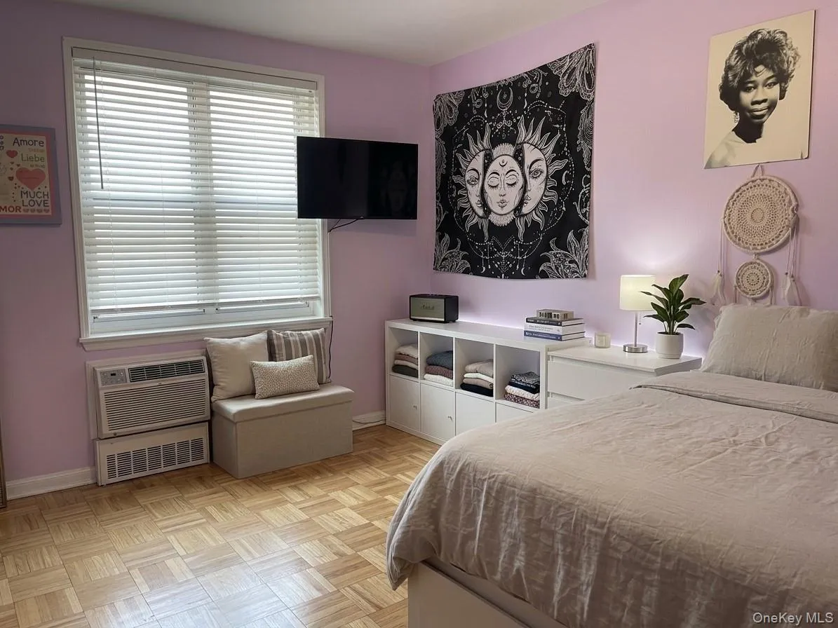 Large Second Bedroom Large Second Bedroom