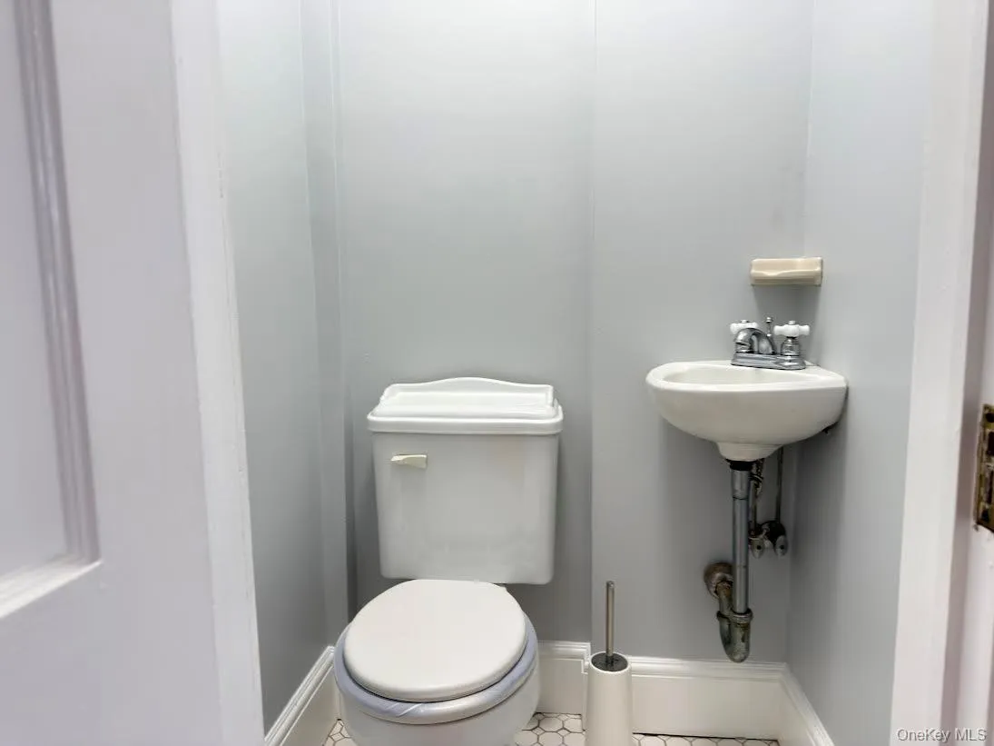 711 Hall Street, Mamaroneck, NY, 2 Bedrooms Bedrooms, 5 Rooms Rooms,1 BathroomBathrooms,Residential,For Rent,Hall,0,1057111 711 Hall Street, Mamaroneck, NY, 2 Bedrooms Bedrooms, 5 Rooms Rooms,1 BathroomBathrooms,Residential,For Rent,Hall,0,1057111