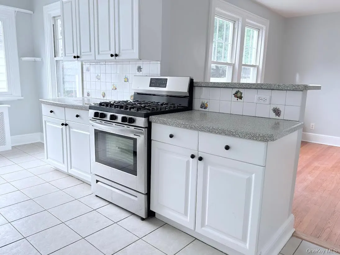 711 Hall Street, Mamaroneck, NY, 2 Bedrooms Bedrooms, 5 Rooms Rooms,1 BathroomBathrooms,Residential,For Rent,Hall,0,1057111 711 Hall Street, Mamaroneck, NY, 2 Bedrooms Bedrooms, 5 Rooms Rooms,1 BathroomBathrooms,Residential,For Rent,Hall,0,1057111