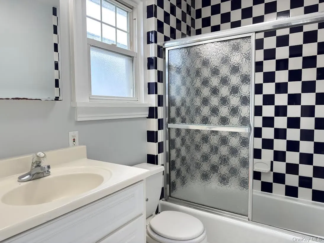711 Hall Street, Mamaroneck, NY, 2 Bedrooms Bedrooms, 5 Rooms Rooms,1 BathroomBathrooms,Residential,For Rent,Hall,0,1057111 711 Hall Street, Mamaroneck, NY, 2 Bedrooms Bedrooms, 5 Rooms Rooms,1 BathroomBathrooms,Residential,For Rent,Hall,0,1057111