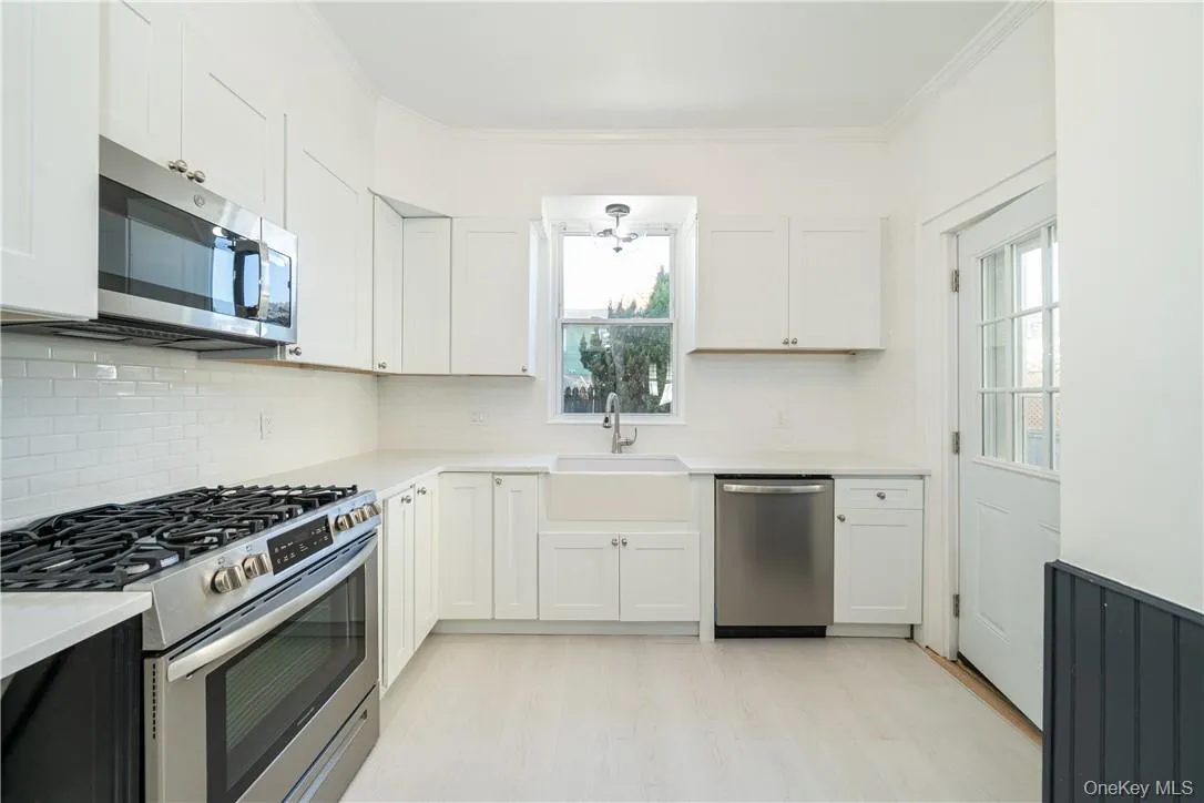 Be the first to enjoy this fully renovated Eat In Kitchen with Stainless Steel appliances (2020). Access to ginormous backyard deck and first floor washer/dryer. Be the first to enjoy this fully renovated Eat In Kitchen with Stainless Steel appliances (2020). Access to ginormous backyard deck and first floor washer/dryer.