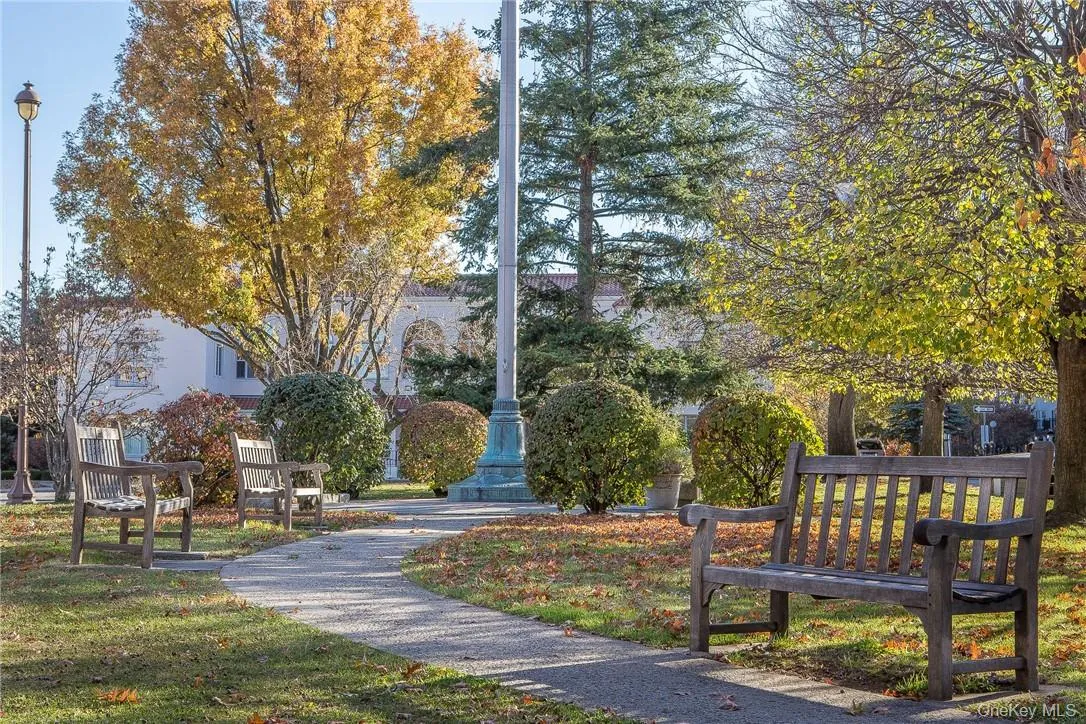 Close to shopping, restaurants, transportation, and so much more. Close to shopping, restaurants, transportation, and so much more.