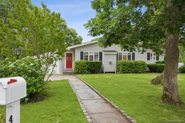 41 Homewood Drive, Southampton, New York 11946