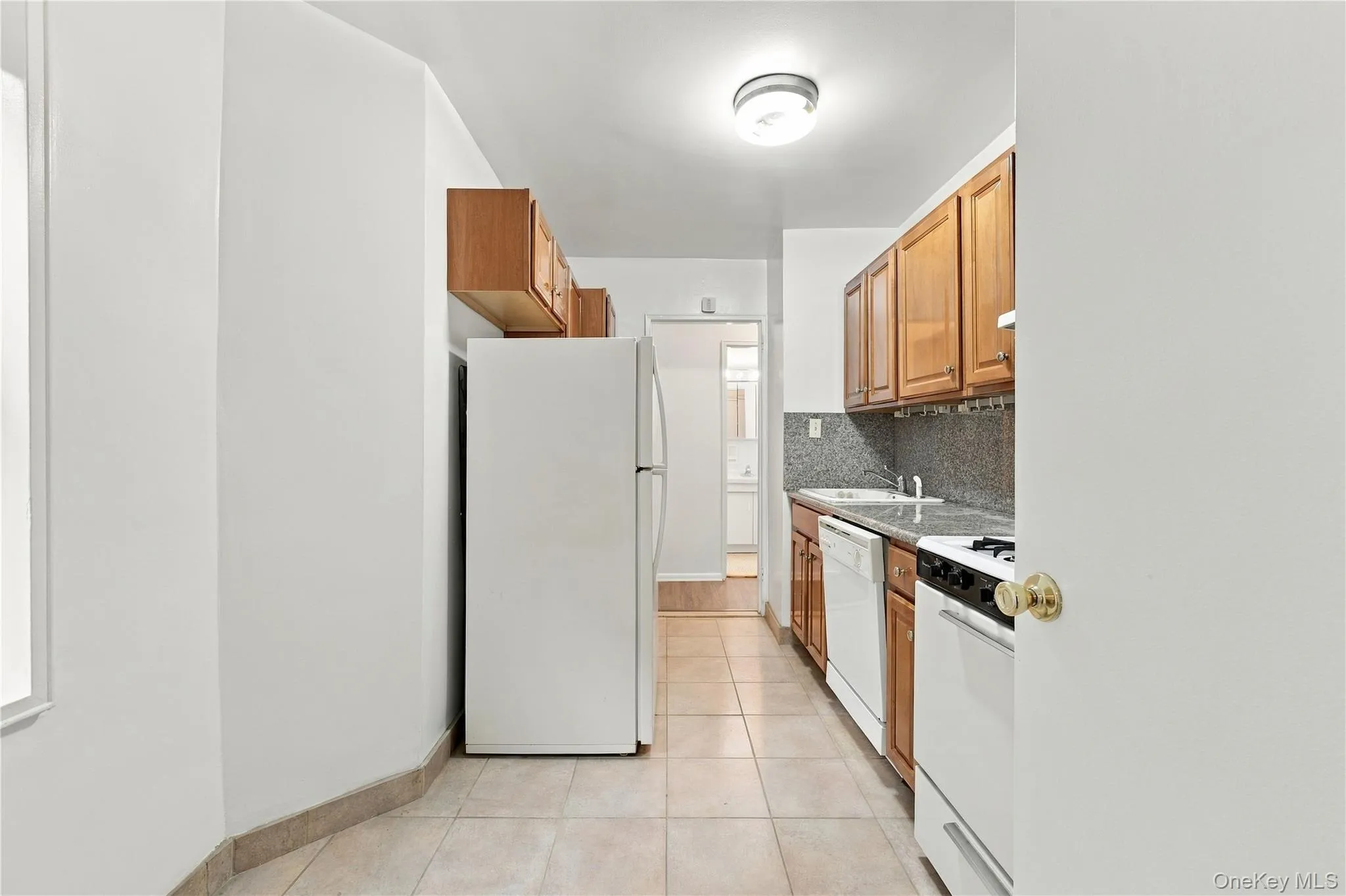 142-05 Roosevelt Avenue, New York, NY, 1 Bedroom Bedrooms, 4 Rooms Rooms,1 BathroomBathrooms,Residential,For Rent,Roosevelt,0,1057147 142-05 Roosevelt Avenue, New York, NY, 1 Bedroom Bedrooms, 4 Rooms Rooms,1 BathroomBathrooms,Residential,For Rent,Roosevelt,0,1057147