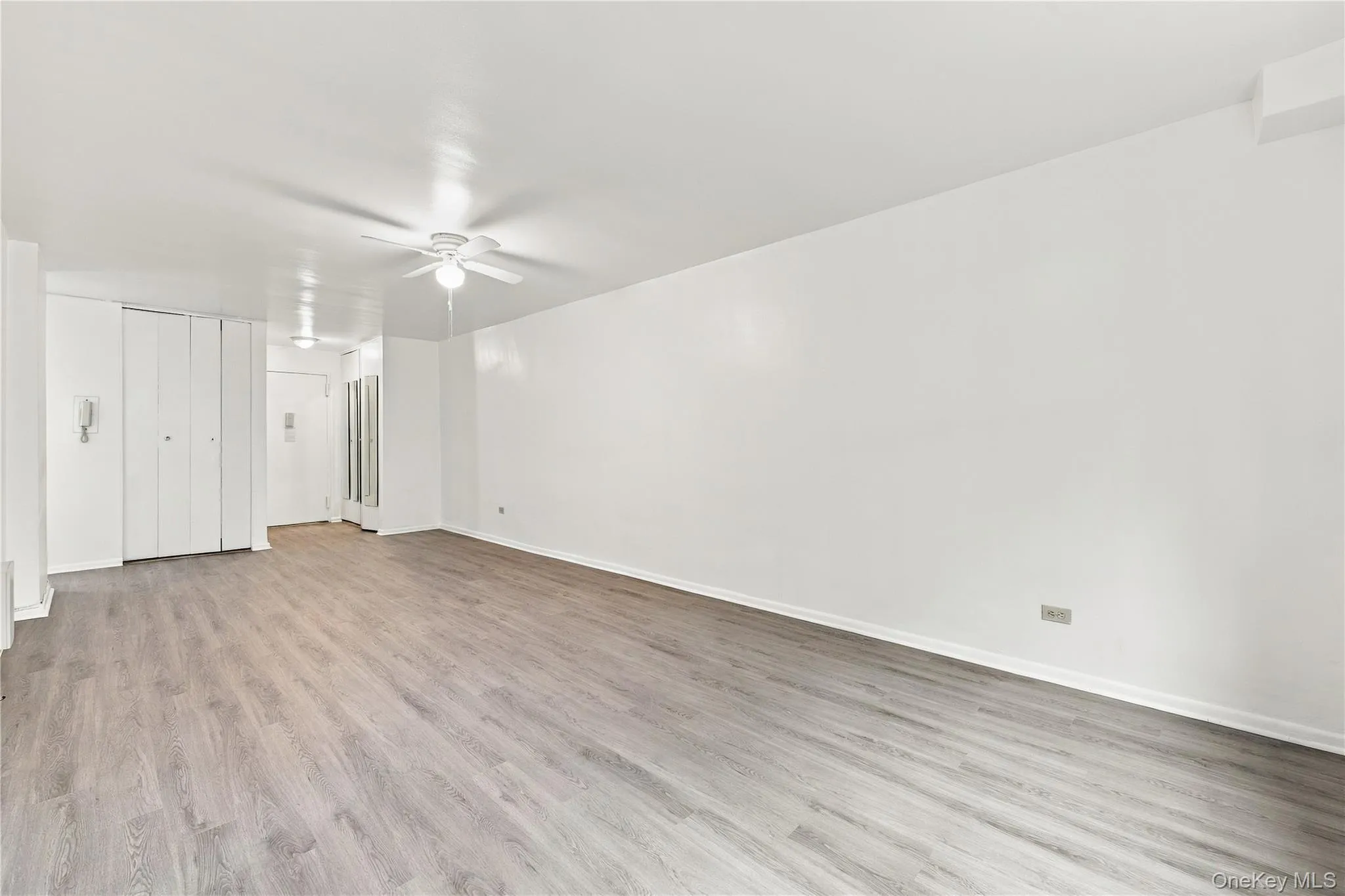 142-05 Roosevelt Avenue, New York, NY, 1 Bedroom Bedrooms, 4 Rooms Rooms,1 BathroomBathrooms,Residential,For Rent,Roosevelt,0,1057147 142-05 Roosevelt Avenue, New York, NY, 1 Bedroom Bedrooms, 4 Rooms Rooms,1 BathroomBathrooms,Residential,For Rent,Roosevelt,0,1057147