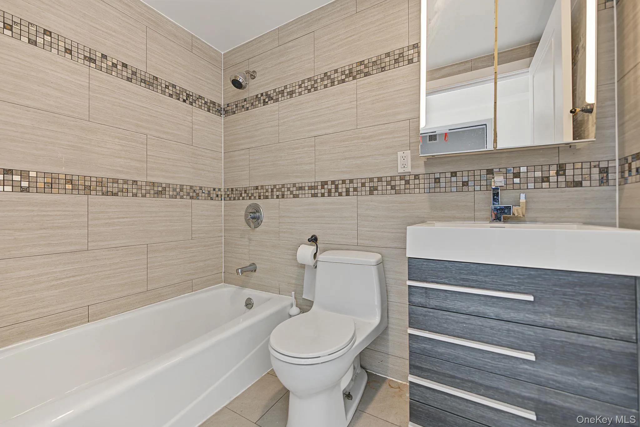 41-39 149TH ST, New York, NY, 2 Bedrooms Bedrooms, 5 Rooms Rooms,2 BathroomsBathrooms,Residential,For Rent,149TH ST,0,1057165 41-39 149TH ST, New York, NY, 2 Bedrooms Bedrooms, 5 Rooms Rooms,2 BathroomsBathrooms,Residential,For Rent,149TH ST,0,1057165