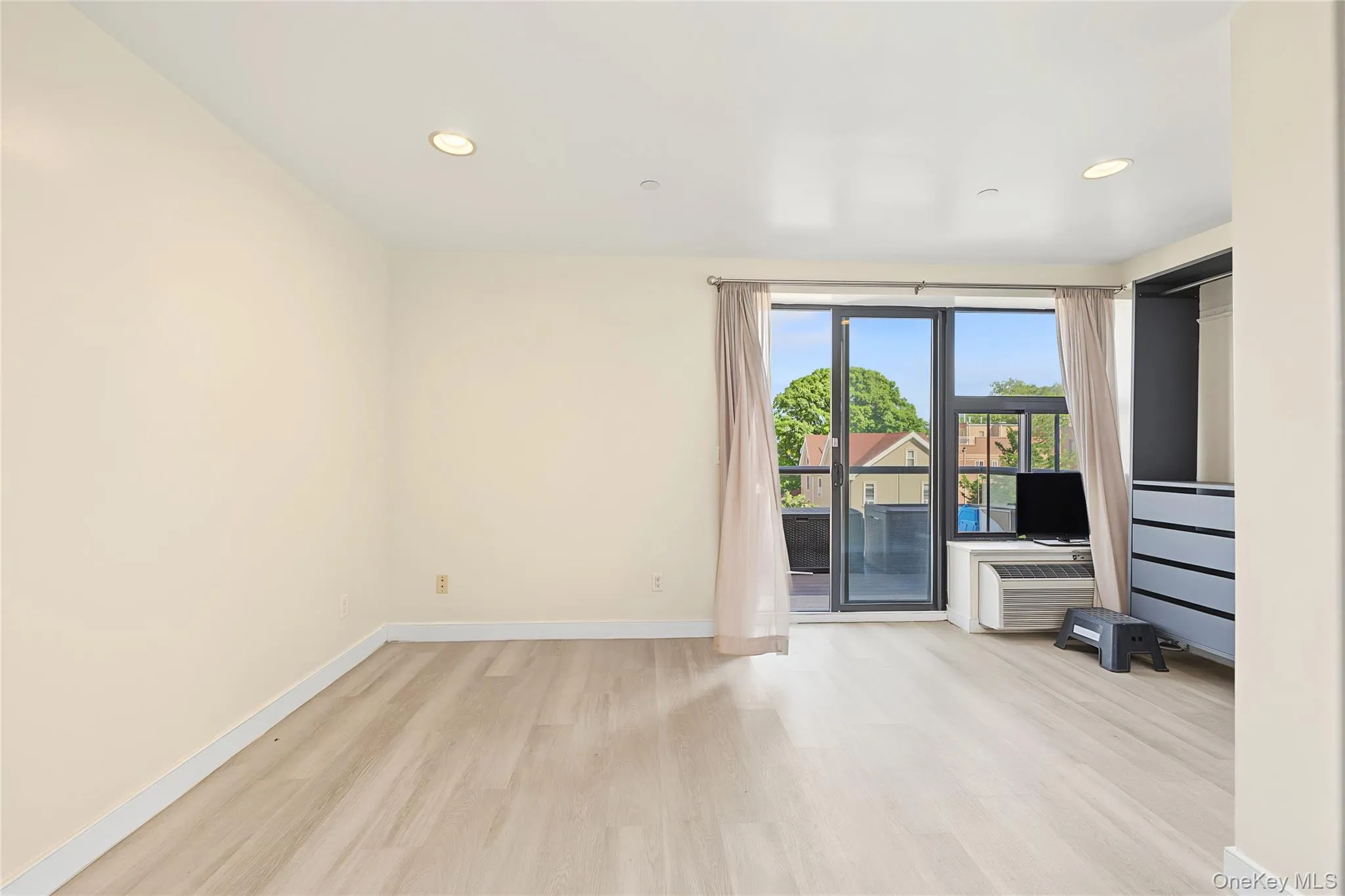 41-39 149TH ST, New York, NY, 2 Bedrooms Bedrooms, 5 Rooms Rooms,2 BathroomsBathrooms,Residential,For Rent,149TH ST,0,1057165 41-39 149TH ST, New York, NY, 2 Bedrooms Bedrooms, 5 Rooms Rooms,2 BathroomsBathrooms,Residential,For Rent,149TH ST,0,1057165