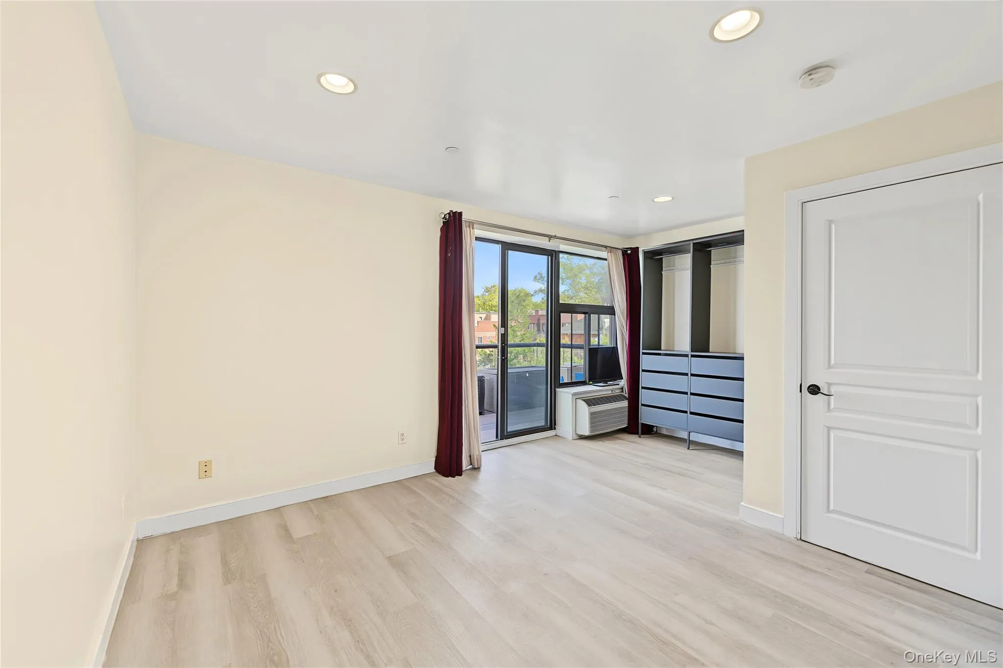 41-39 149TH ST, New York, NY, 2 Bedrooms Bedrooms, 5 Rooms Rooms,2 BathroomsBathrooms,Residential,For Rent,149TH ST,0,1057165 41-39 149TH ST, New York, NY, 2 Bedrooms Bedrooms, 5 Rooms Rooms,2 BathroomsBathrooms,Residential,For Rent,149TH ST,0,1057165