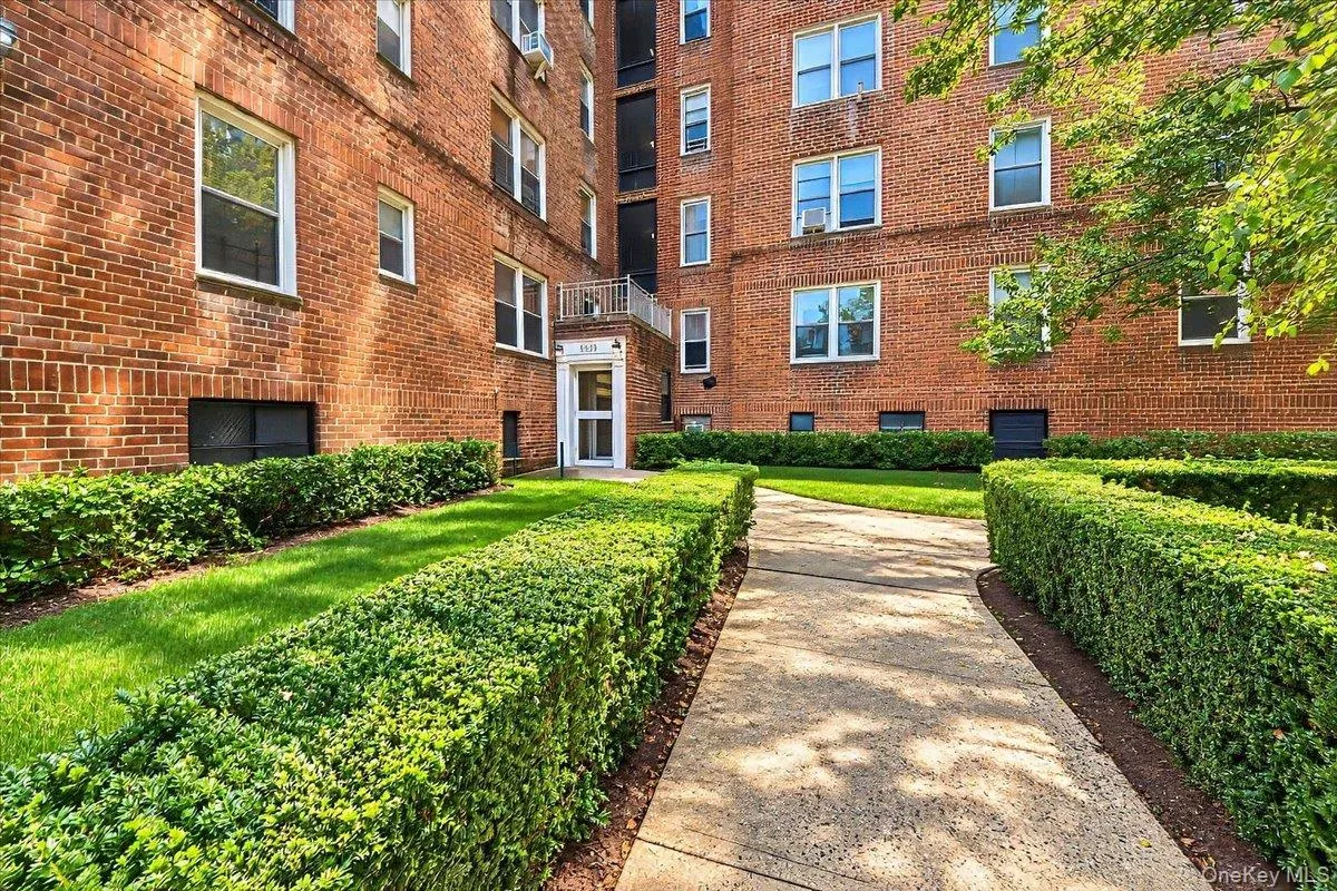5635 Netherland Avenue, New York, NY, 1 Bedroom Bedrooms, 4 Rooms Rooms,1 BathroomBathrooms,Residential,For Rent,Netherland,0,1057168 5635 Netherland Avenue, New York, NY, 1 Bedroom Bedrooms, 4 Rooms Rooms,1 BathroomBathrooms,Residential,For Rent,Netherland,0,1057168