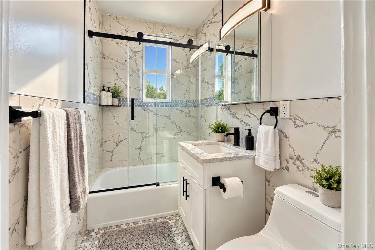 5635 Netherland Avenue, New York, NY, 1 Bedroom Bedrooms, 4 Rooms Rooms,1 BathroomBathrooms,Residential,For Rent,Netherland,0,1057168 5635 Netherland Avenue, New York, NY, 1 Bedroom Bedrooms, 4 Rooms Rooms,1 BathroomBathrooms,Residential,For Rent,Netherland,0,1057168