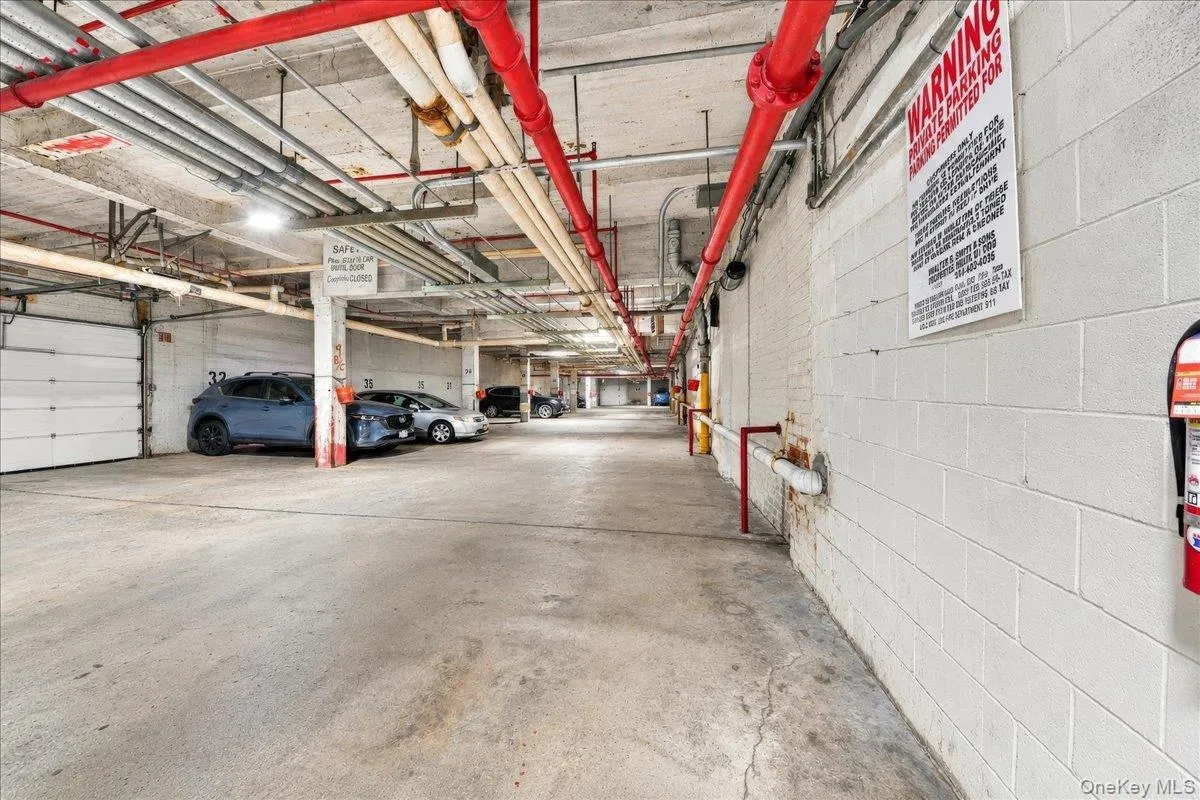 5635 Netherland Avenue, New York, NY, 1 Bedroom Bedrooms, 4 Rooms Rooms,1 BathroomBathrooms,Residential,For Rent,Netherland,0,1057168 5635 Netherland Avenue, New York, NY, 1 Bedroom Bedrooms, 4 Rooms Rooms,1 BathroomBathrooms,Residential,For Rent,Netherland,0,1057168