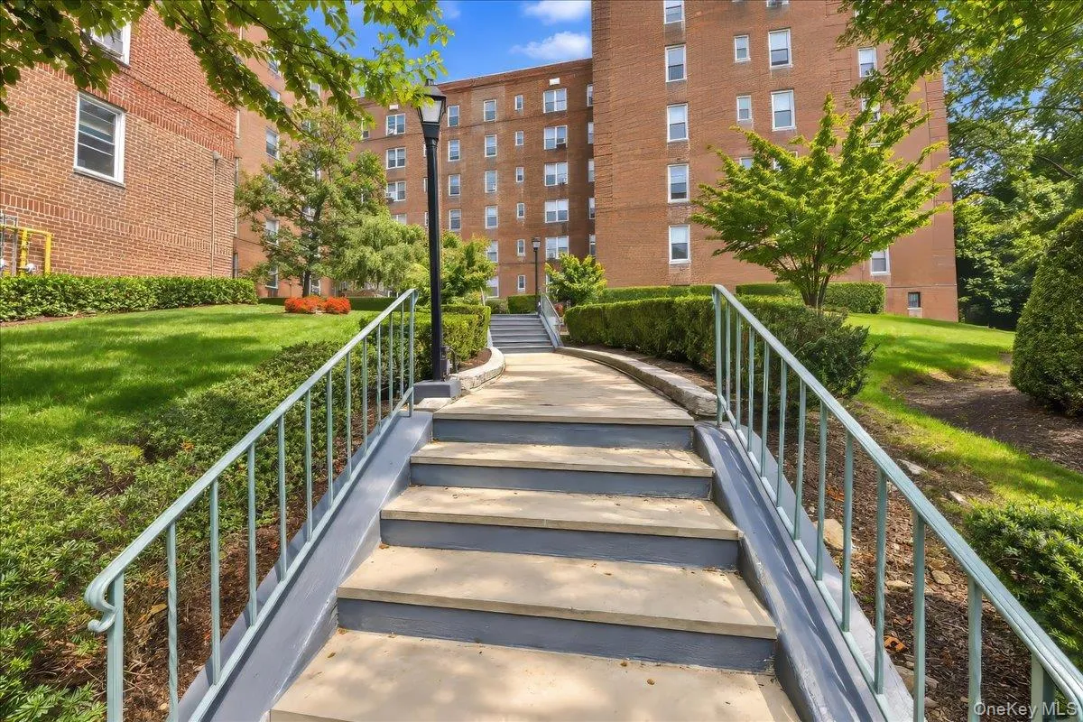 5635 Netherland Avenue, New York, NY, 1 Bedroom Bedrooms, 4 Rooms Rooms,1 BathroomBathrooms,Residential,For Rent,Netherland,0,1057168 5635 Netherland Avenue, New York, NY, 1 Bedroom Bedrooms, 4 Rooms Rooms,1 BathroomBathrooms,Residential,For Rent,Netherland,0,1057168