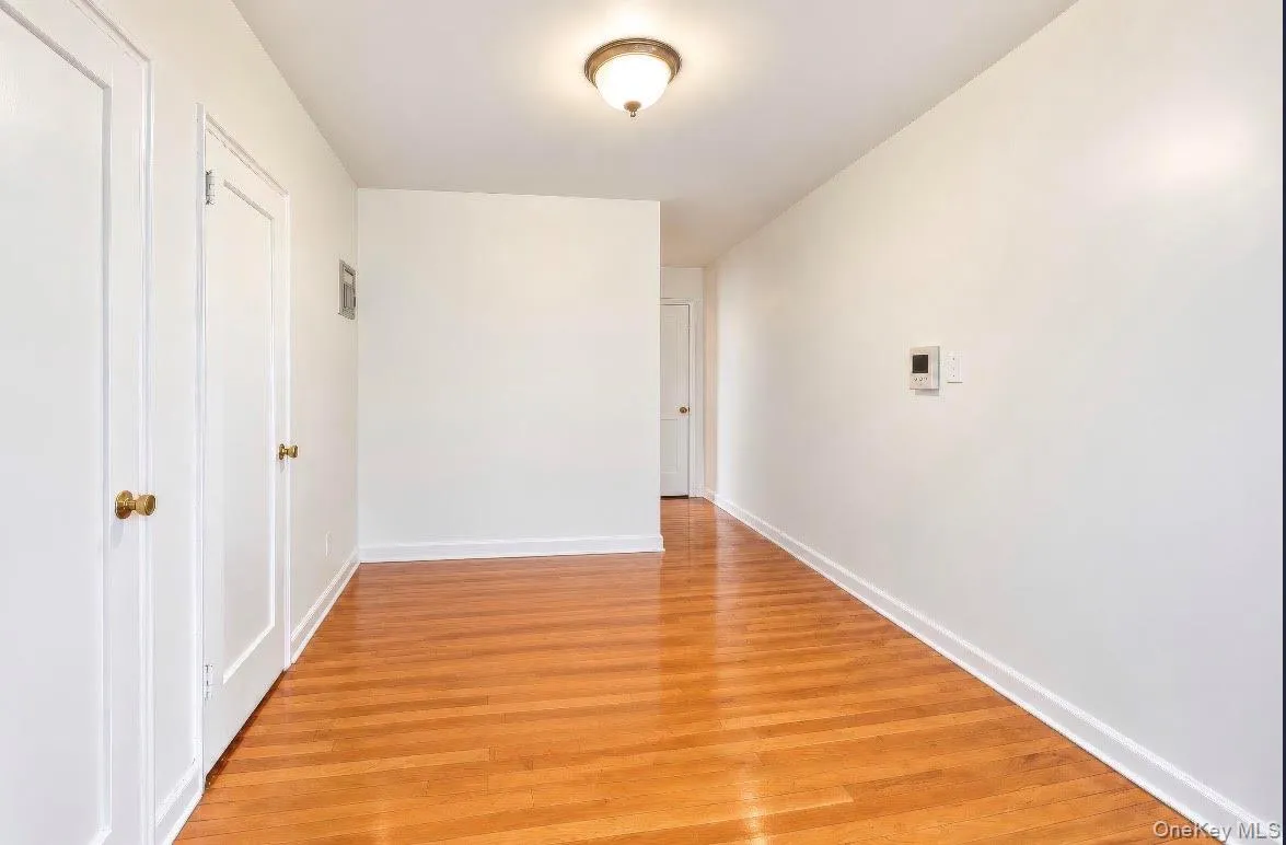 5635 Netherland Avenue, New York, NY, 1 Bedroom Bedrooms, 4 Rooms Rooms,1 BathroomBathrooms,Residential,For Rent,Netherland,0,1057168 5635 Netherland Avenue, New York, NY, 1 Bedroom Bedrooms, 4 Rooms Rooms,1 BathroomBathrooms,Residential,For Rent,Netherland,0,1057168