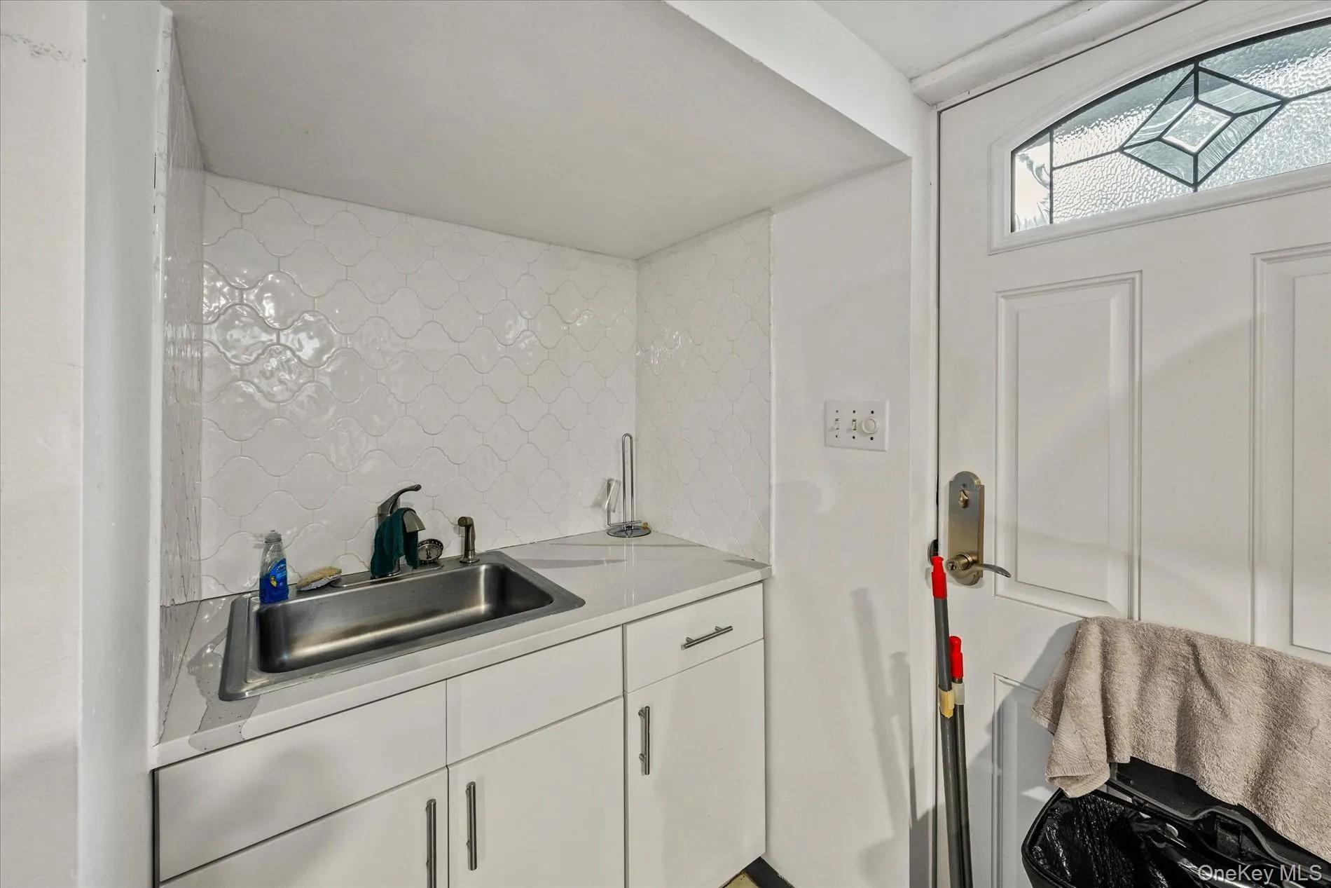 201-46 120TH Avenue, New York, NY, 3 Bedrooms Bedrooms, 6 Rooms Rooms,2 BathroomsBathrooms,Residential,For Rent,120TH,0,1057176 201-46 120TH Avenue, New York, NY, 3 Bedrooms Bedrooms, 6 Rooms Rooms,2 BathroomsBathrooms,Residential,For Rent,120TH,0,1057176