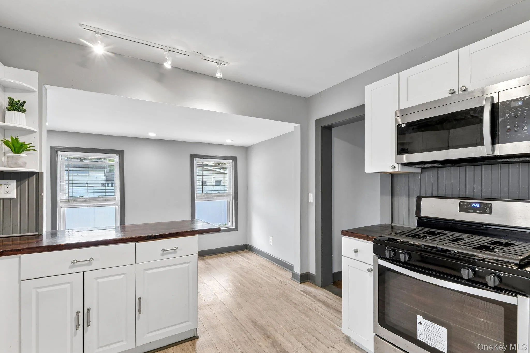195 River Avenue, Brookhaven, NY, 3 Bedrooms Bedrooms, 6 Rooms Rooms,2 BathroomsBathrooms,Residential,For Rent,River,0,1057178 195 River Avenue, Brookhaven, NY, 3 Bedrooms Bedrooms, 6 Rooms Rooms,2 BathroomsBathrooms,Residential,For Rent,River,0,1057178