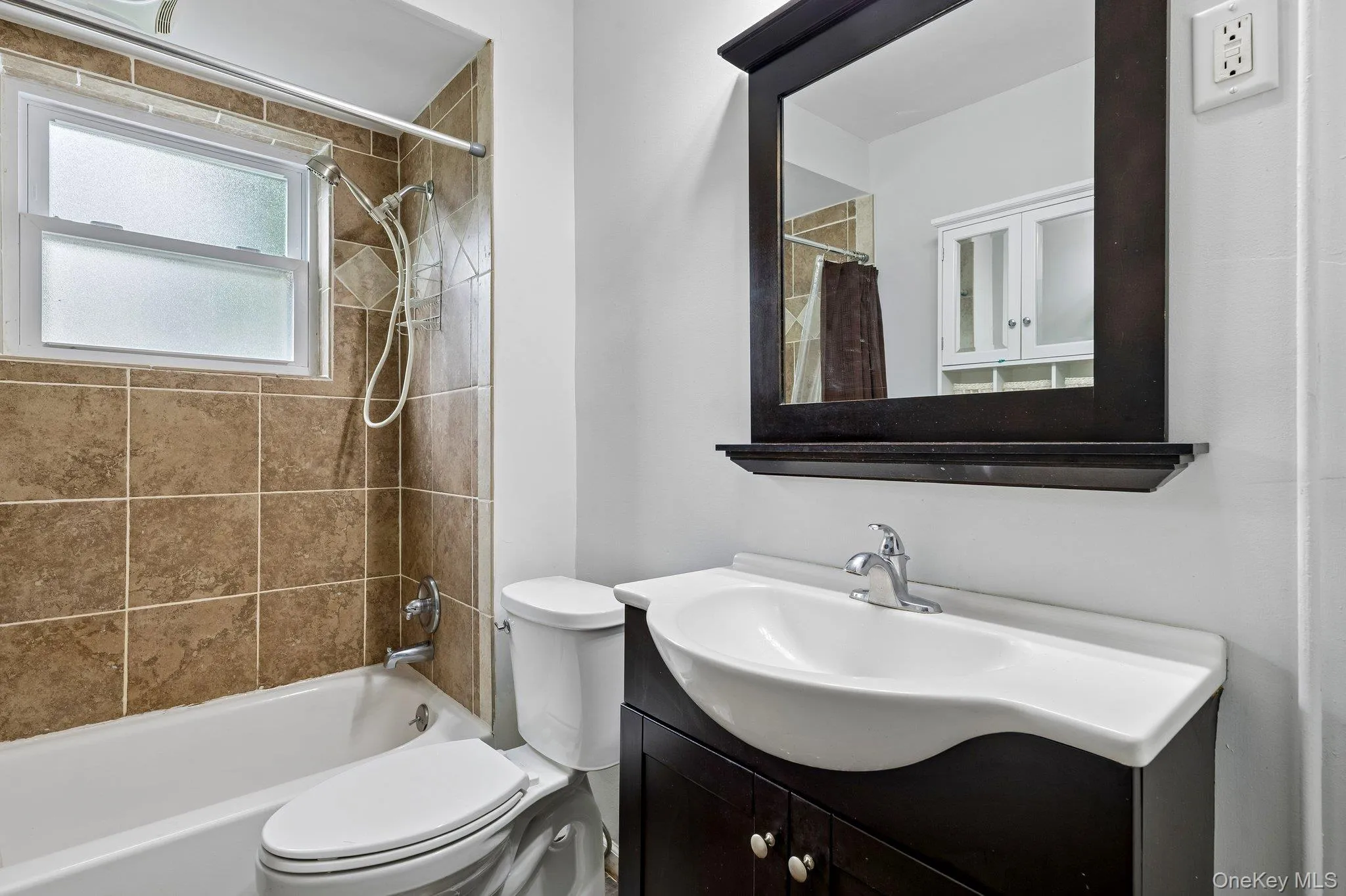 195 River Avenue, Brookhaven, NY, 3 Bedrooms Bedrooms, 6 Rooms Rooms,2 BathroomsBathrooms,Residential,For Rent,River,0,1057178 195 River Avenue, Brookhaven, NY, 3 Bedrooms Bedrooms, 6 Rooms Rooms,2 BathroomsBathrooms,Residential,For Rent,River,0,1057178
