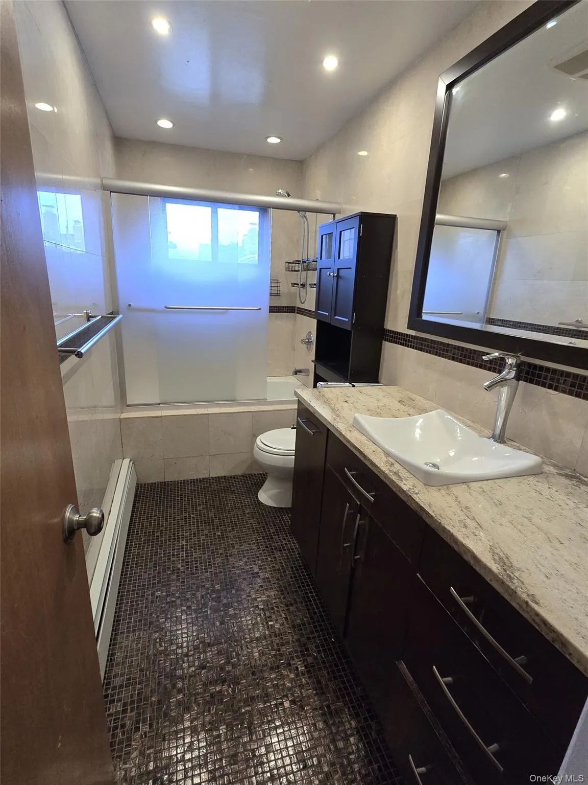 2364 Beverly Road, Hempstead, NY, 3 Bedrooms Bedrooms, 6 Rooms Rooms,1 BathroomBathrooms,Residential Lease,For Rent,Beverly,0,1057181 2364 Beverly Road, Hempstead, NY, 3 Bedrooms Bedrooms, 6 Rooms Rooms,1 BathroomBathrooms,Residential Lease,For Rent,Beverly,0,1057181